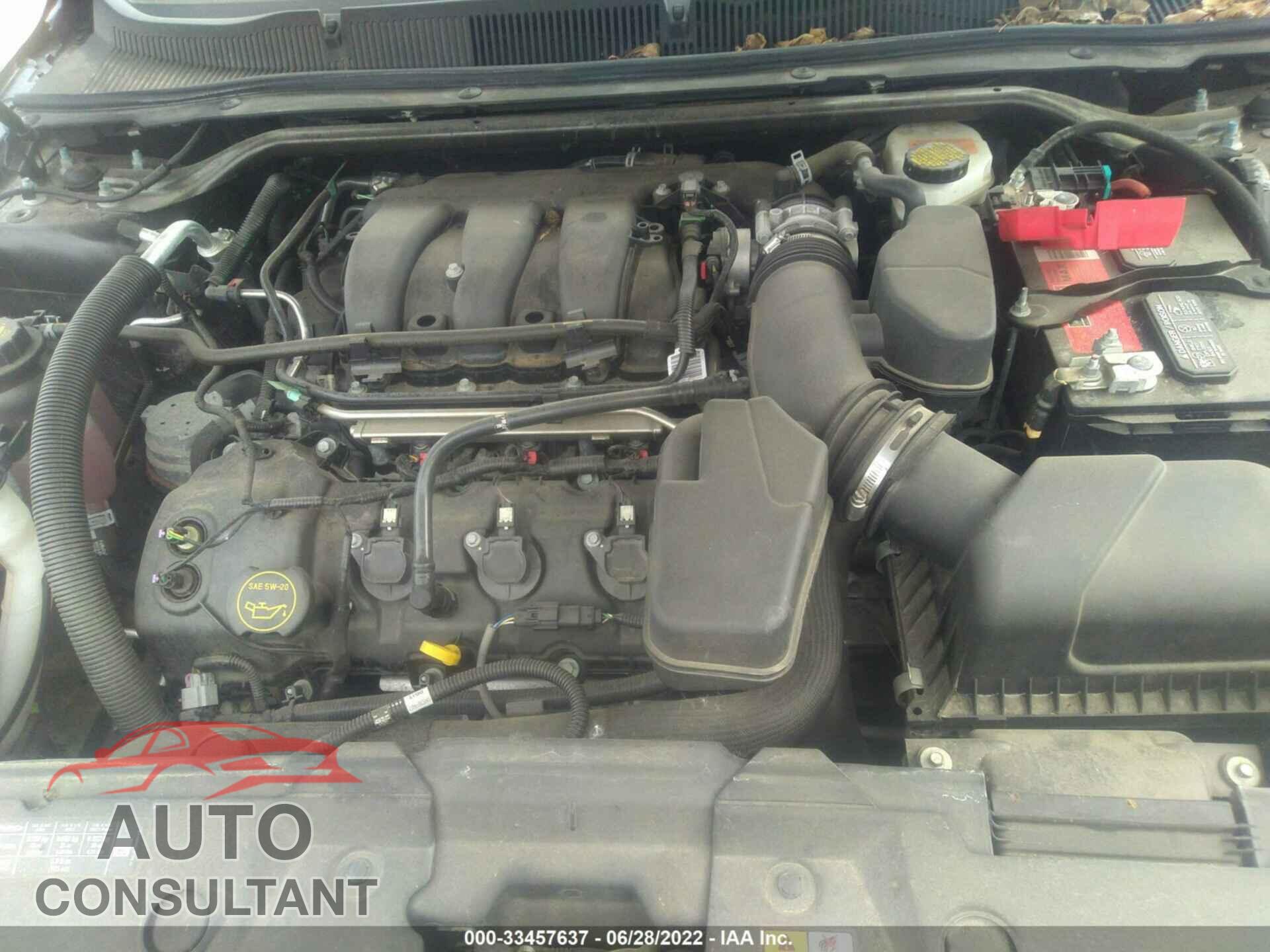 FORD TAURUS 2017 - 1FAHP2E86HG139048