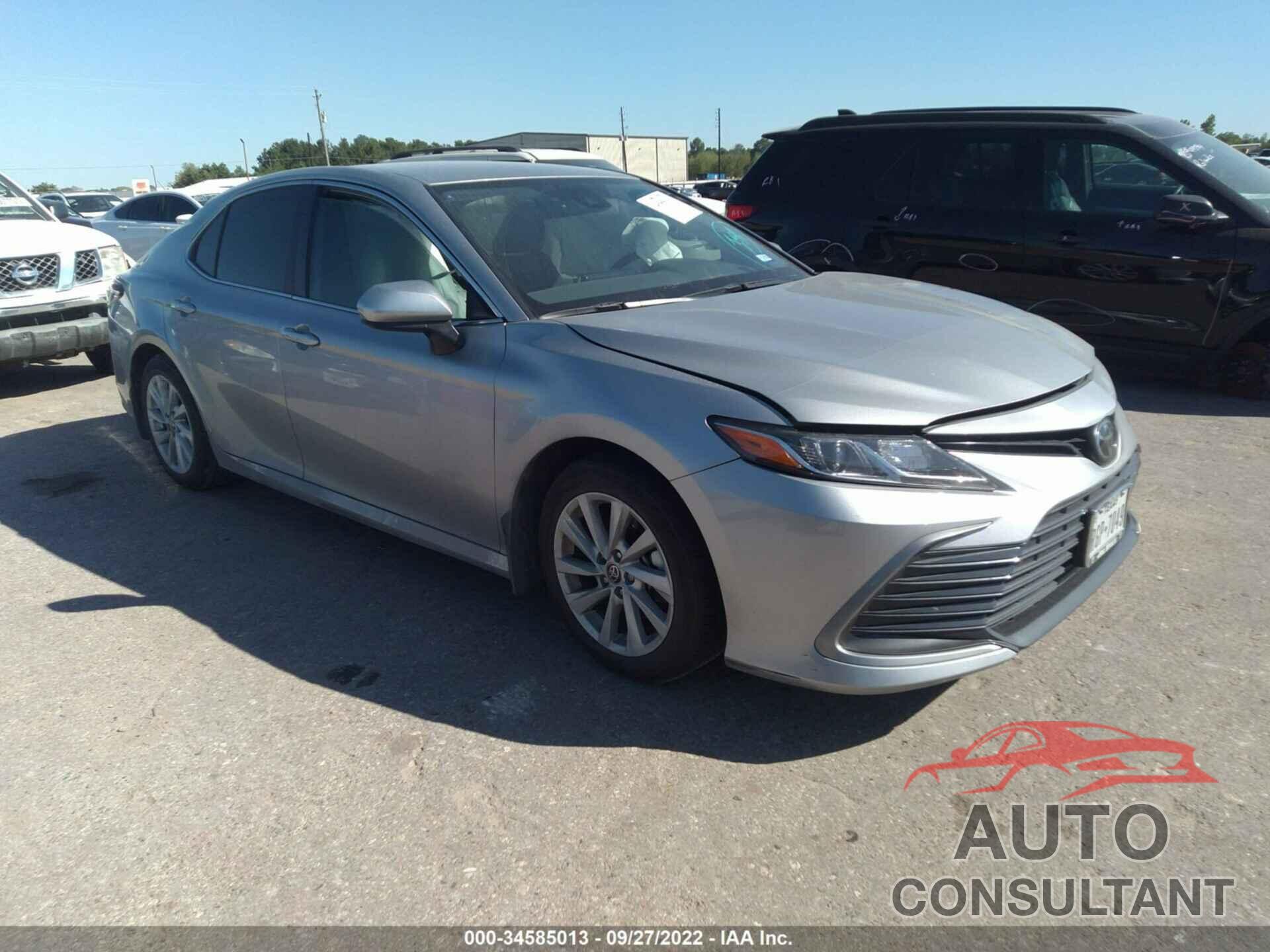 TOYOTA CAMRY 2022 - 4T1C11AK6NU646526