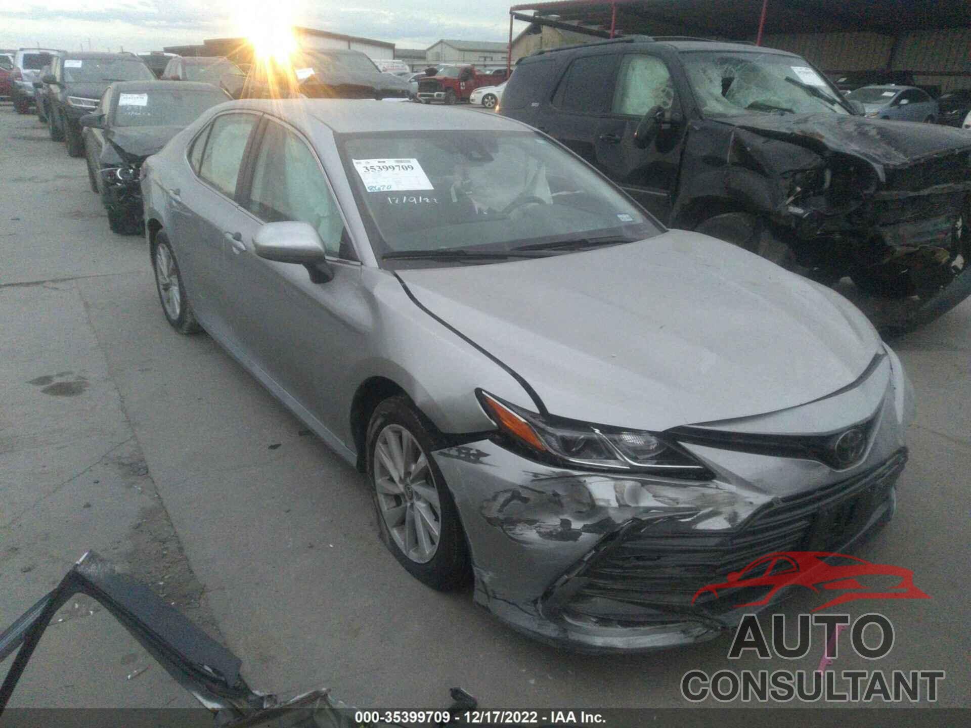 TOYOTA CAMRY 2022 - 4T1C11AKXNU698080