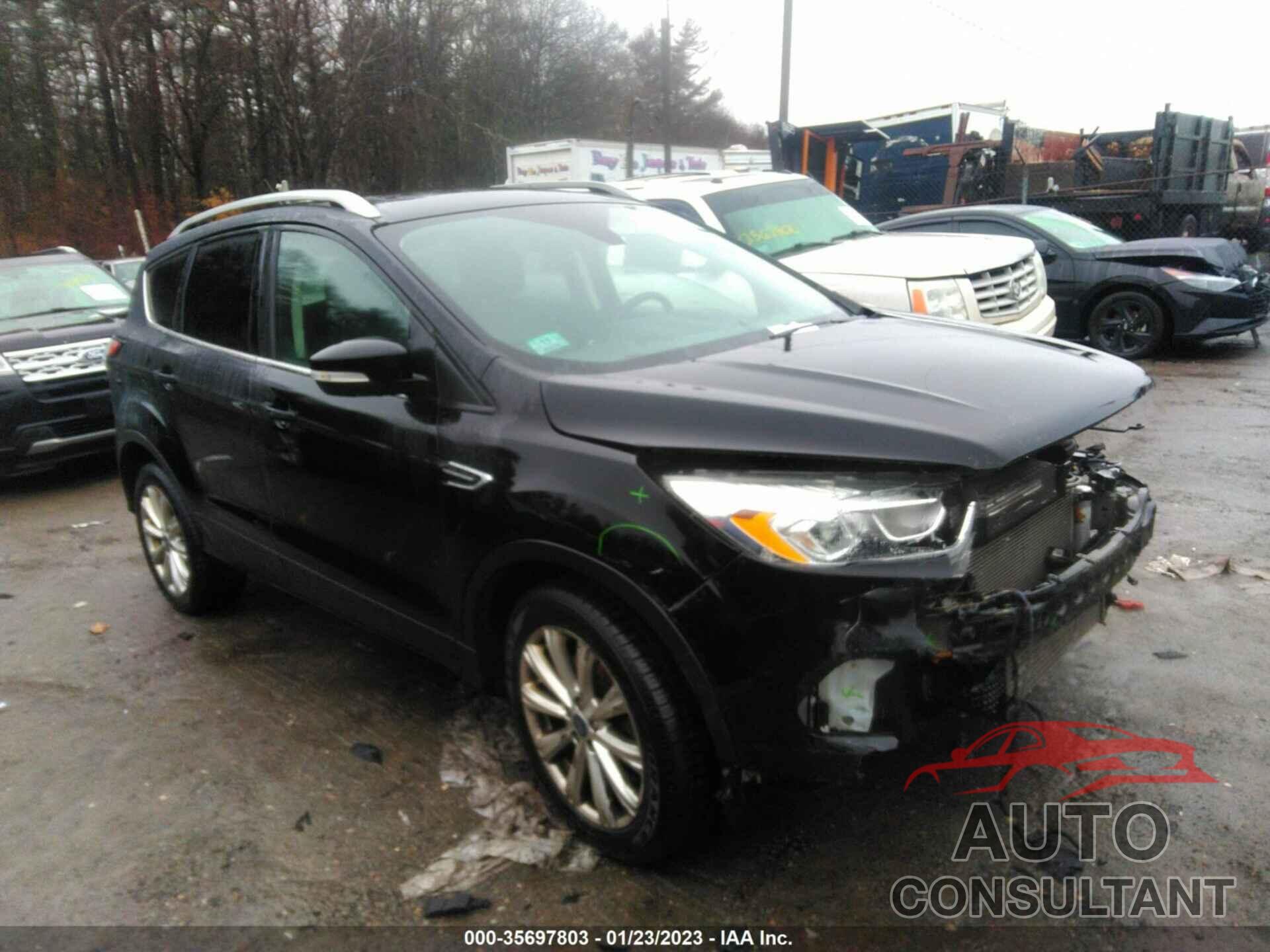 FORD ESCAPE 2017 - 1FMCU9J9XHUE41640