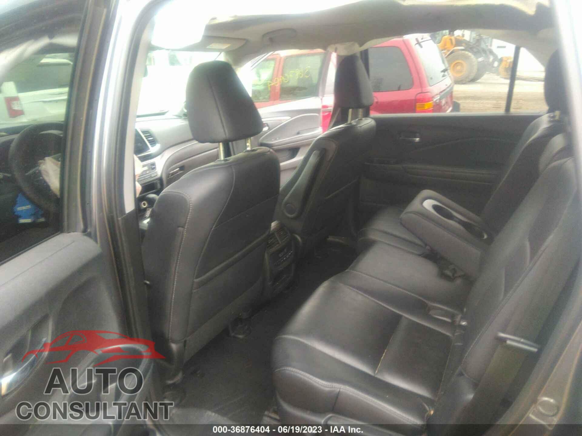 HONDA PILOT 2017 - 5FNYF6H53HB080380
