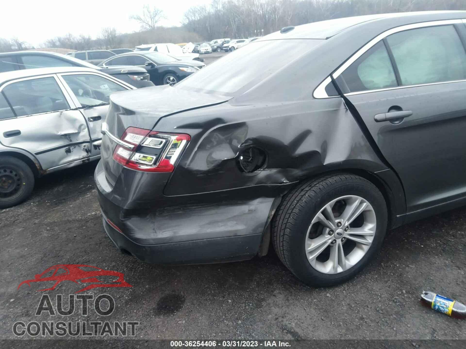 FORD TAURUS 2017 - 1FAHP2D85HG142847