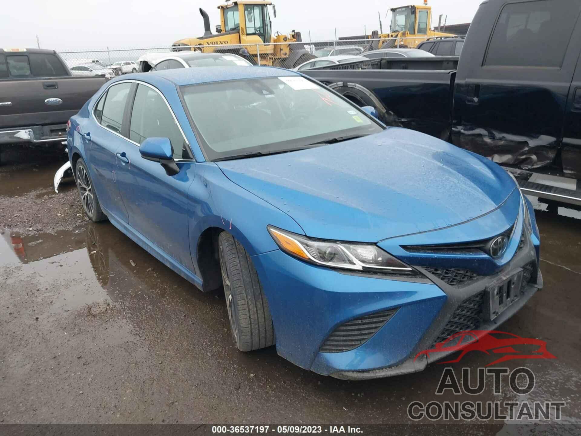 TOYOTA CAMRY 2018 - 4T1B11HK7JU134656