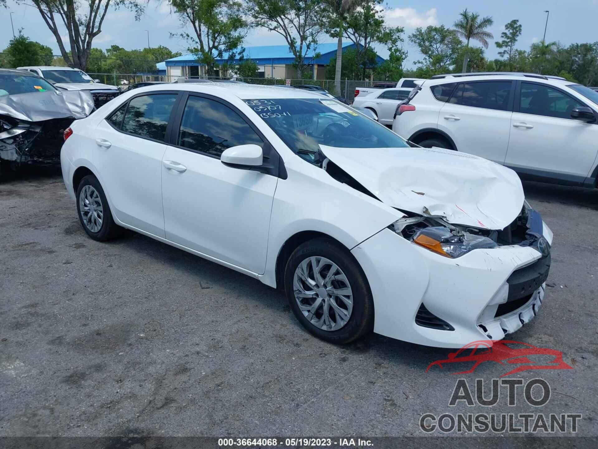TOYOTA COROLLA 2018 - 5YFBURHE3JP830531