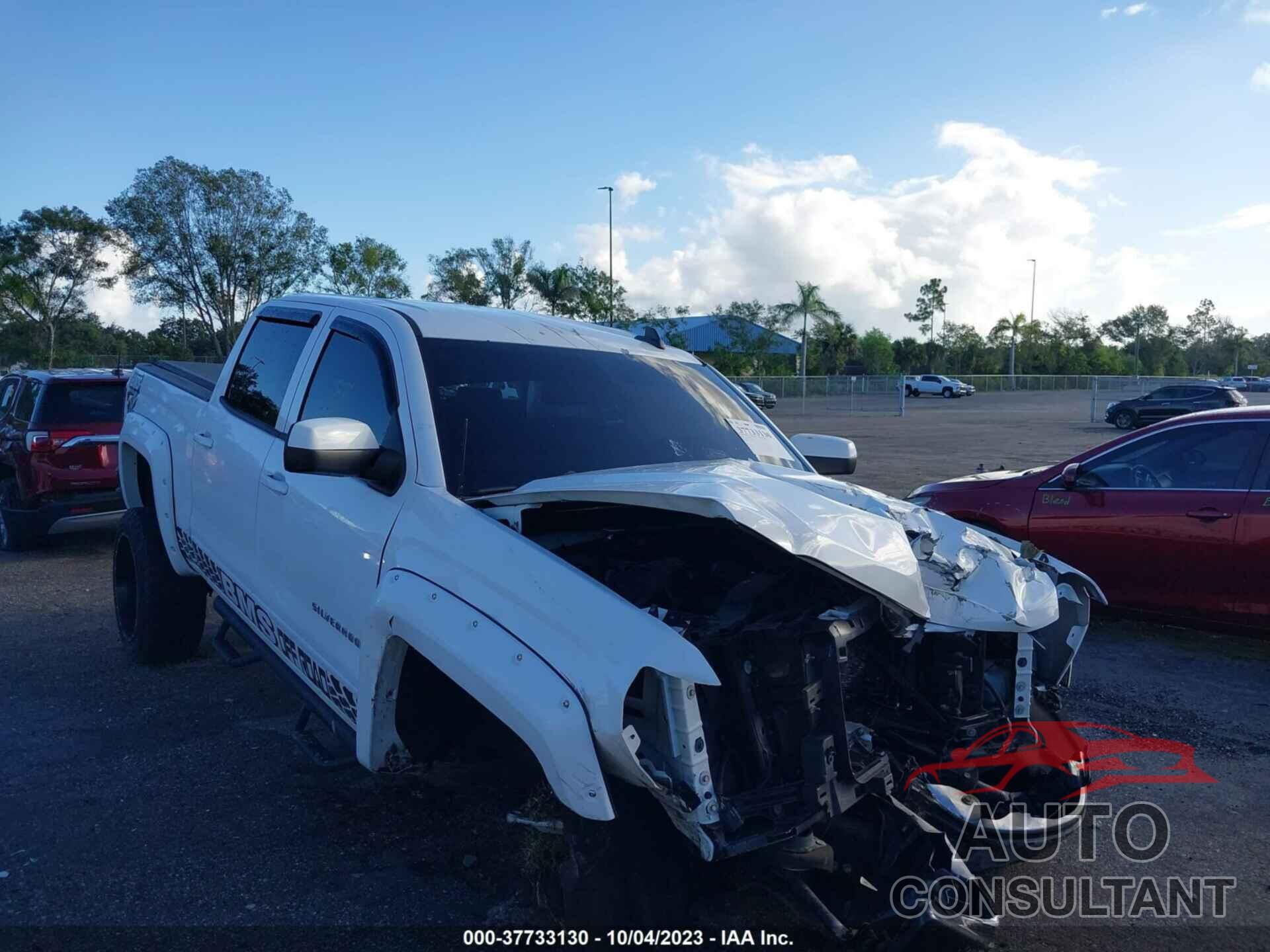 CHEVROLET SILVERADO 1500 2015 - 3GCUKREH1FG293409