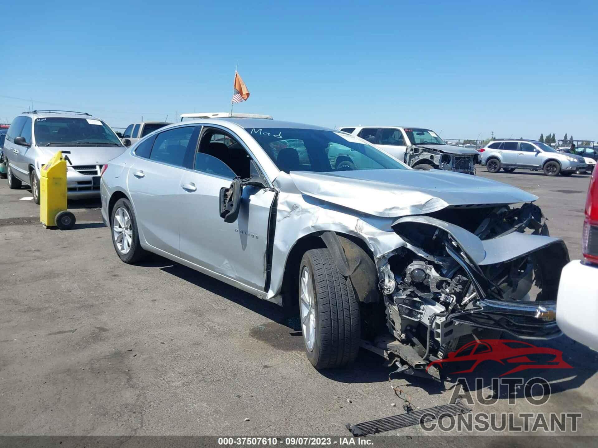 CHEVROLET MALIBU 2019 - 1G1ZD5ST4KF113216
