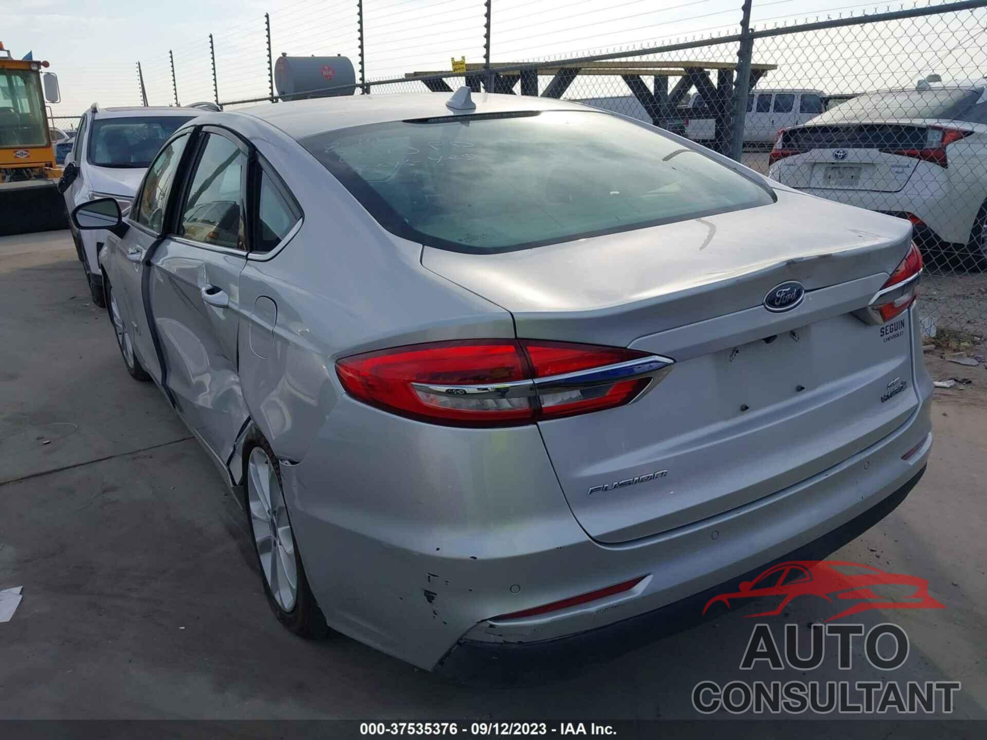 FORD FUSION HYBRID 2019 - 3FA6P0LU4KR207617