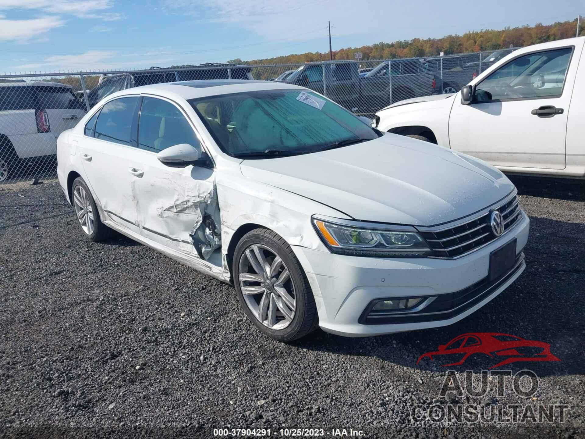 VOLKSWAGEN PASSAT 2017 - 1VWGT7A34HC045862