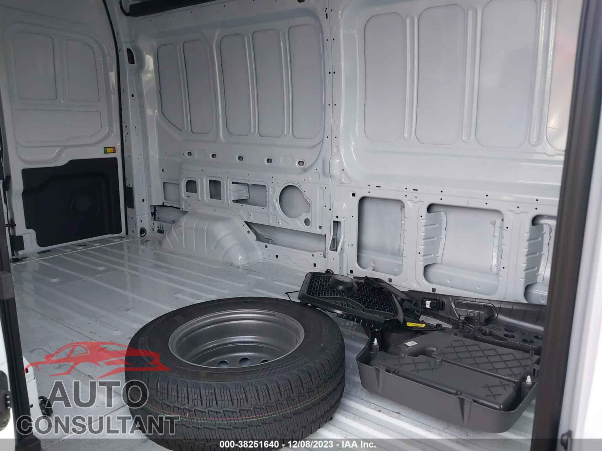 FORD TRANSIT 2023 - 1FTBR2X81PKB37680