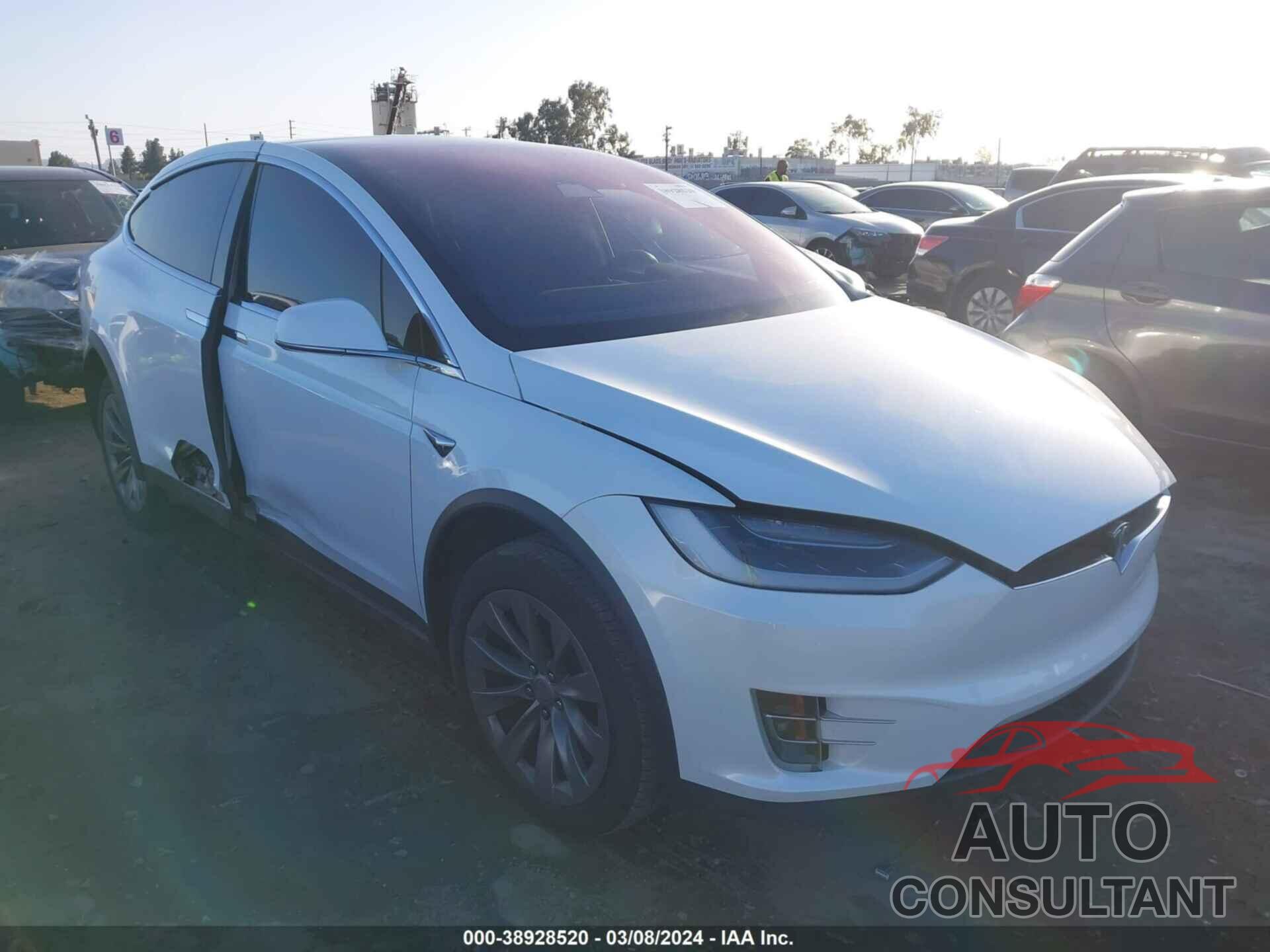 TESLA MODEL X 2018 - 5YJXCBE20JF115857