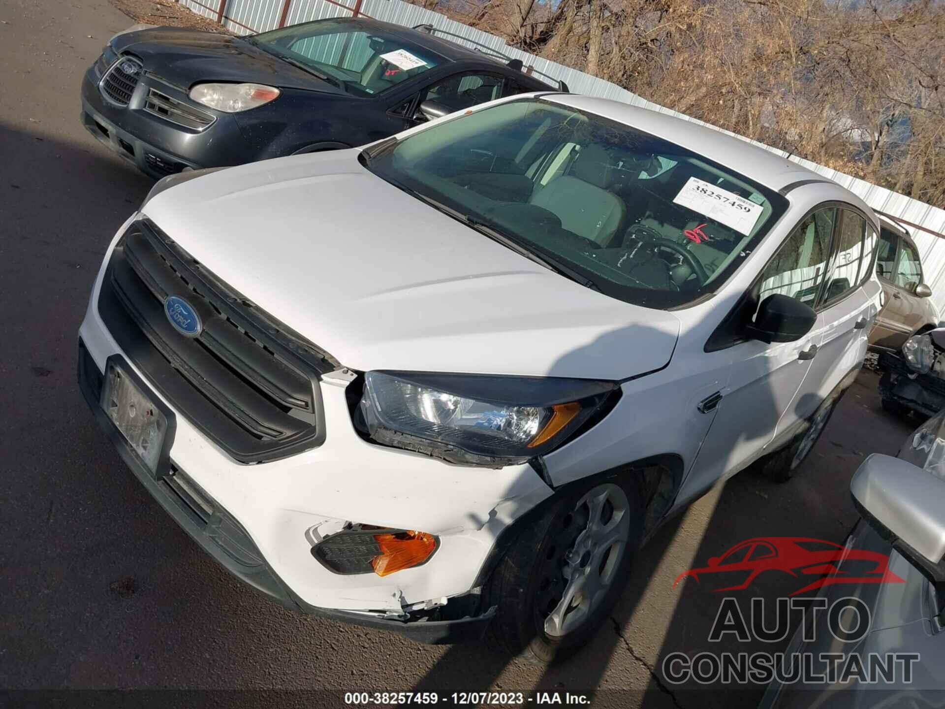 FORD ESCAPE 2018 - 1FMCU0F70JUD60669