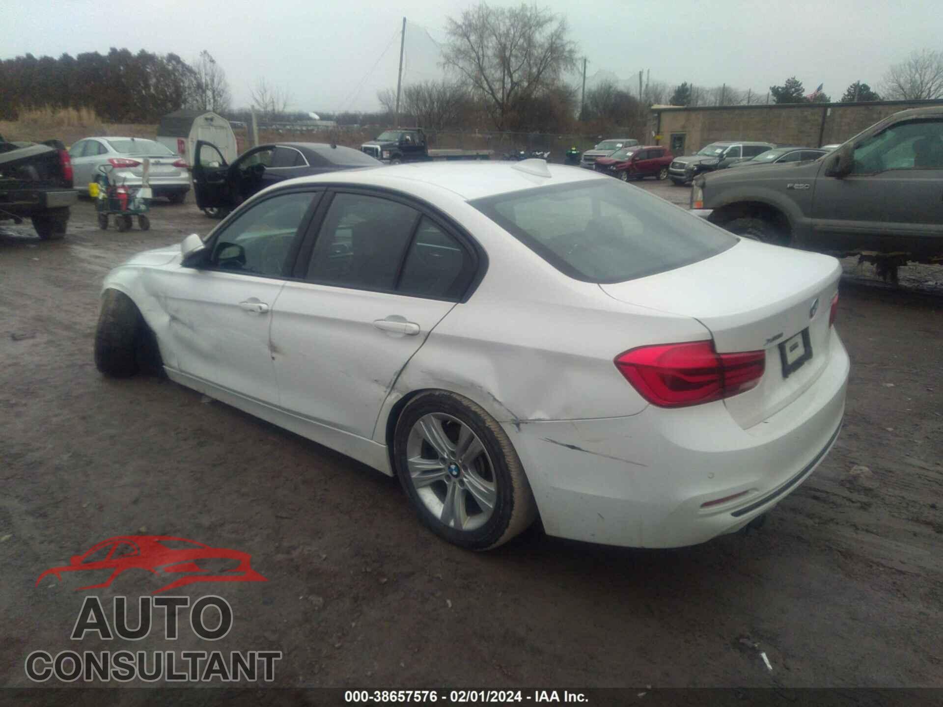 BMW 328I 2016 - WBA8E3G57GNU00705