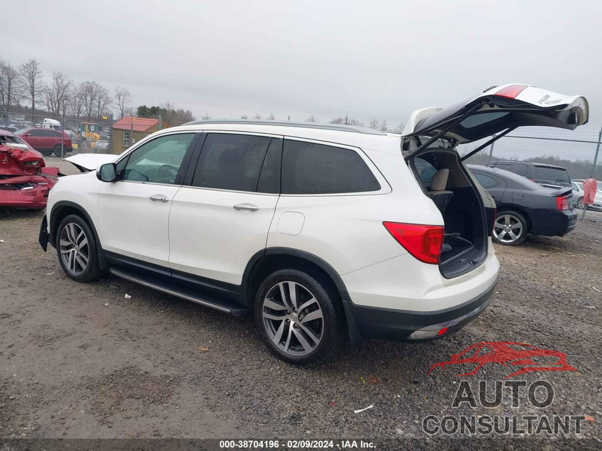 HONDA PILOT 2017 - 5FNYF6H05HB063391