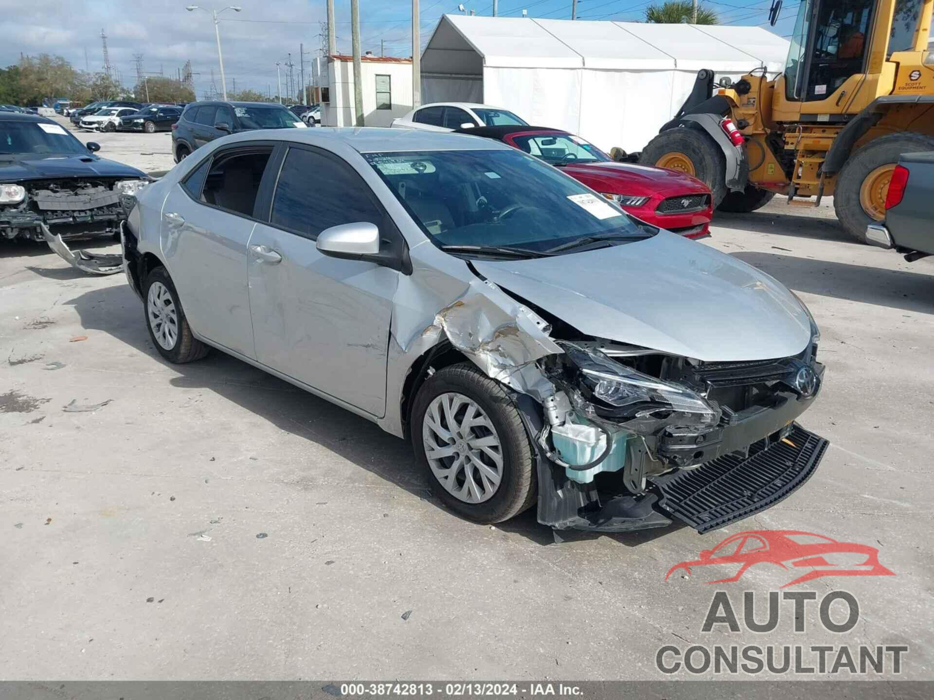 TOYOTA COROLLA 2018 - 5YFBURHEXJP774555