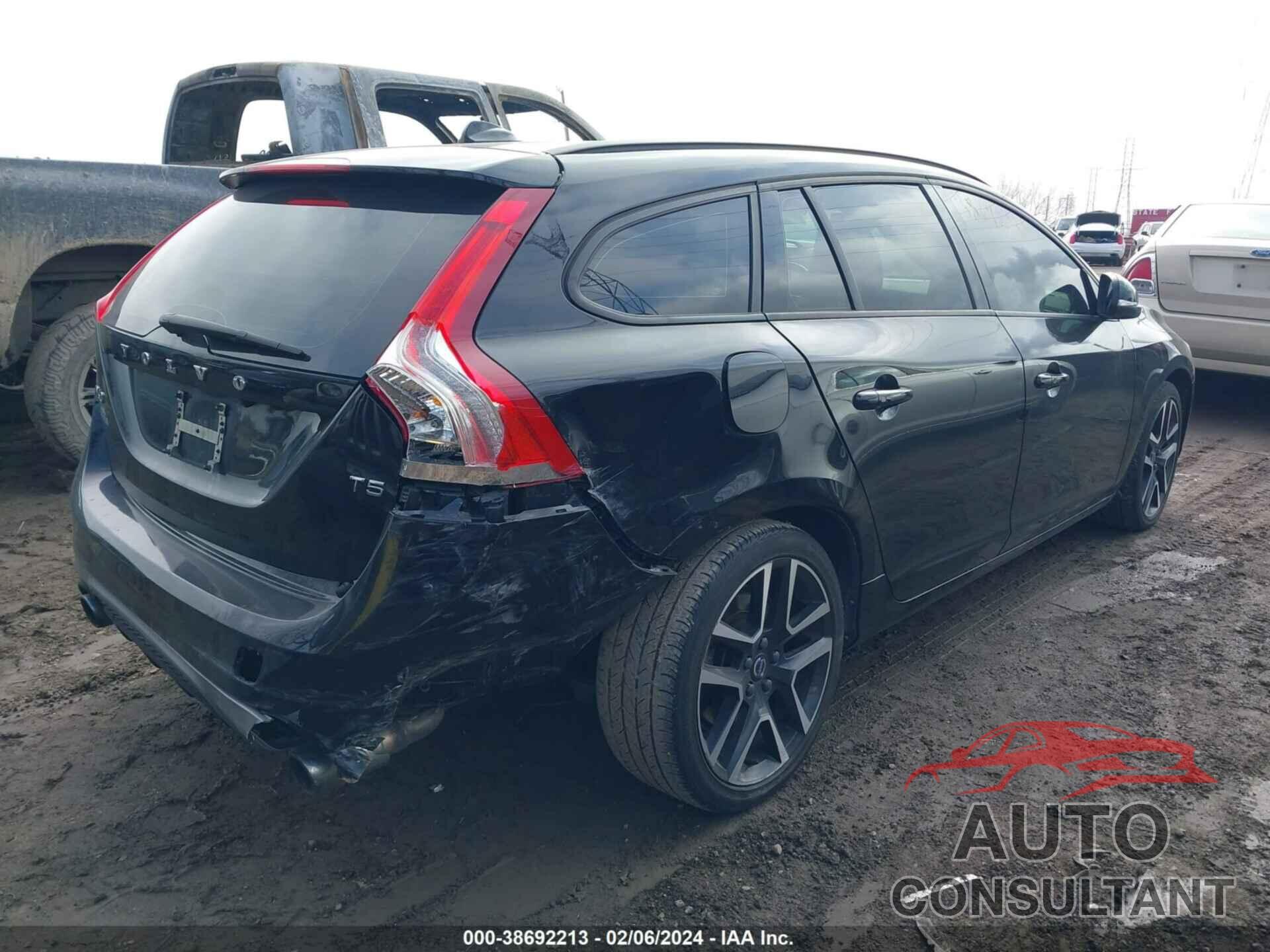 VOLVO V60 2018 - YV140MEL6J2391392