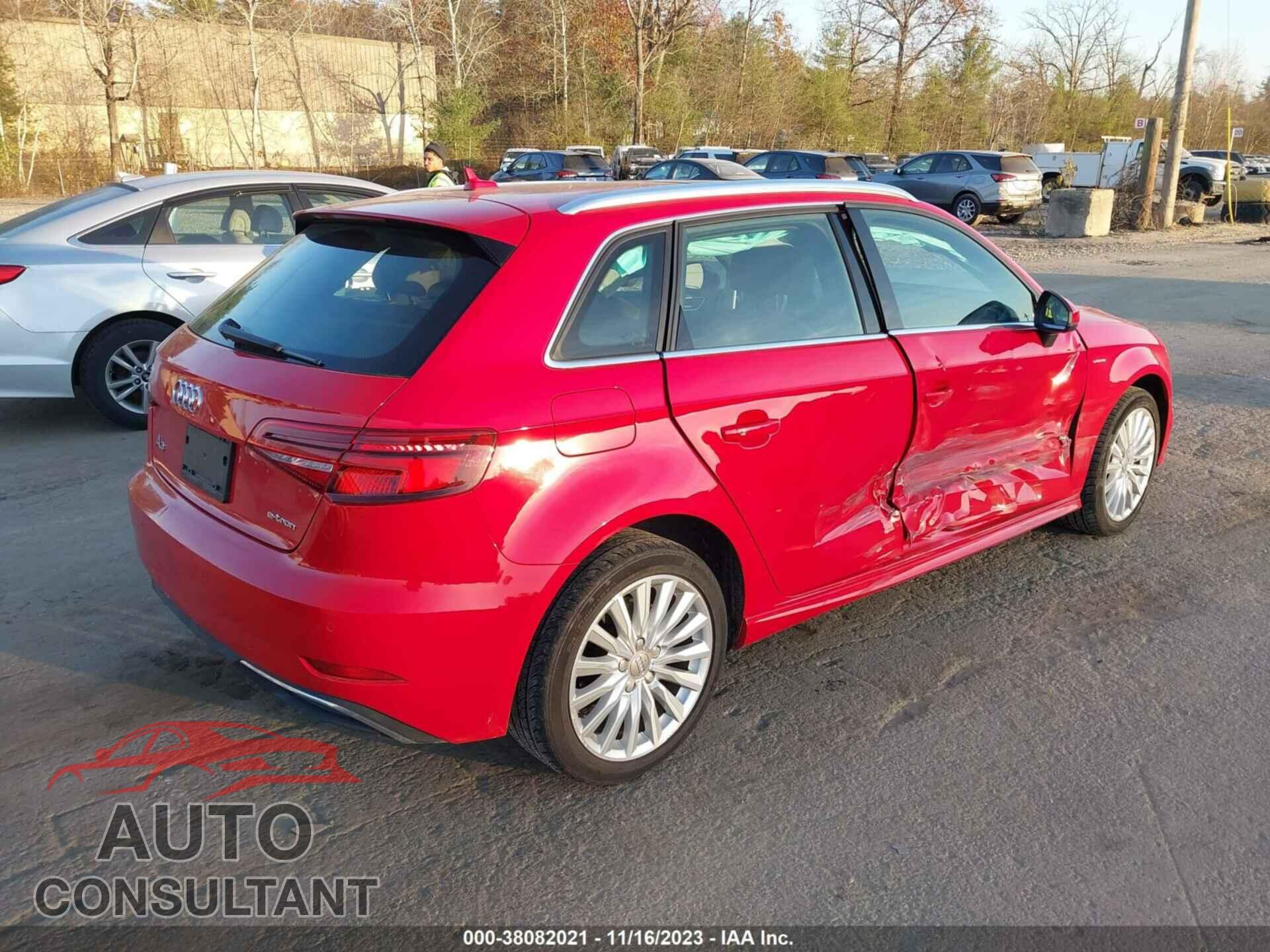 AUDI A3 E-TRON 2017 - WAUTPBFF1HA127875