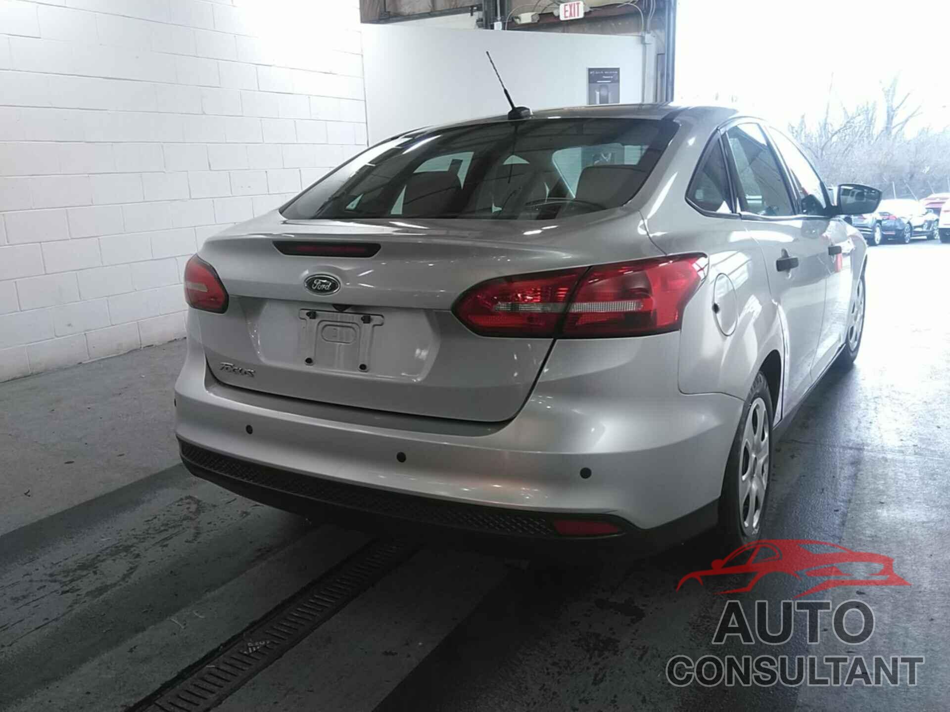 FORD FOCUS 2016 - 1FADP3E24GL311177