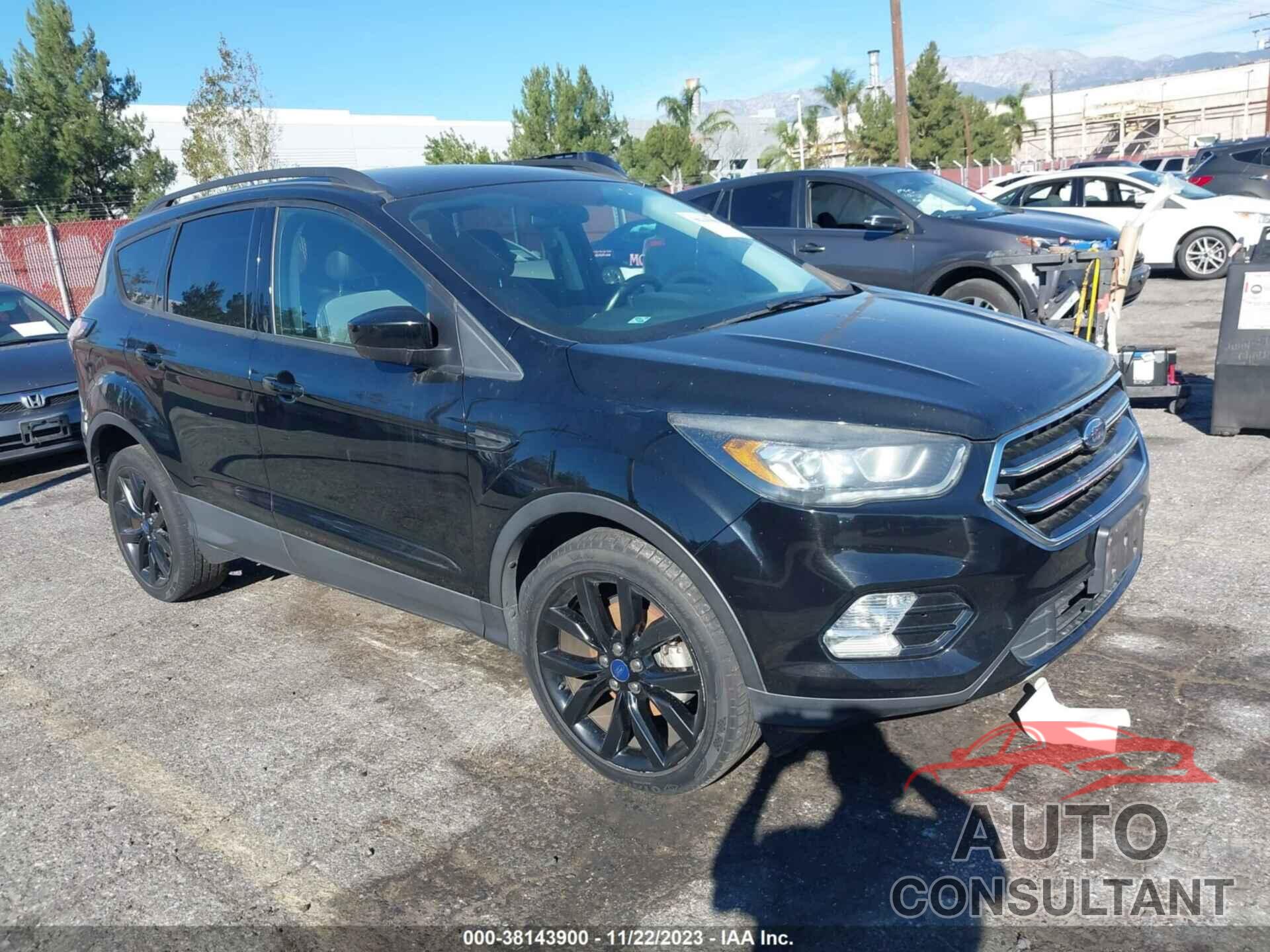 FORD ESCAPE 2017 - 1FMCU0GDXHUD77137