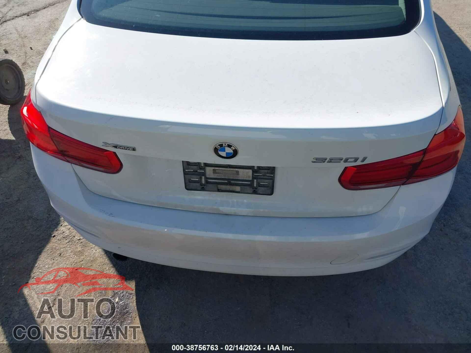BMW 320I 2018 - WBA8A3C57JA357838