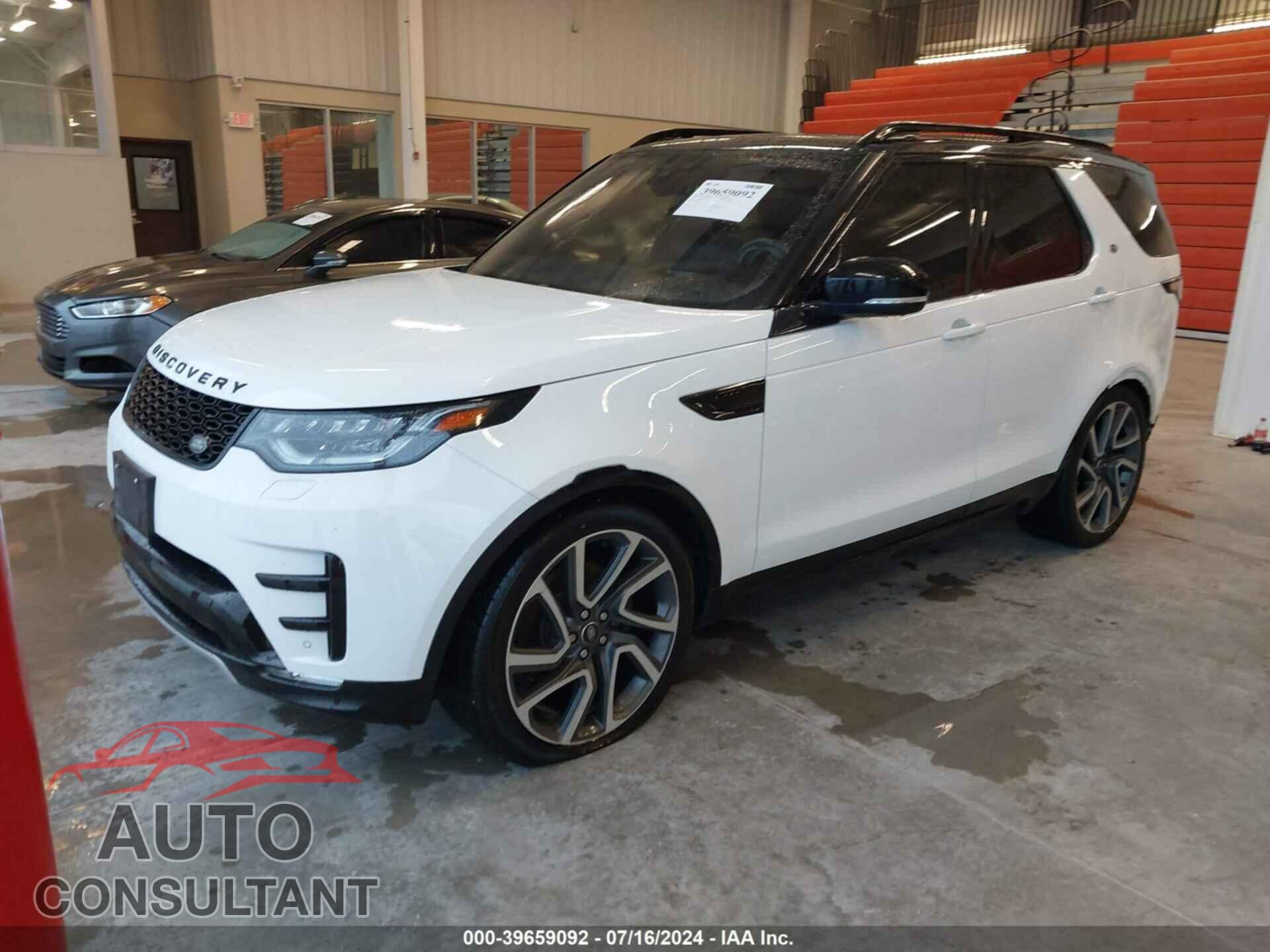 LAND ROVER DISCOVERY 2017 - SALRHBBV7HA046511