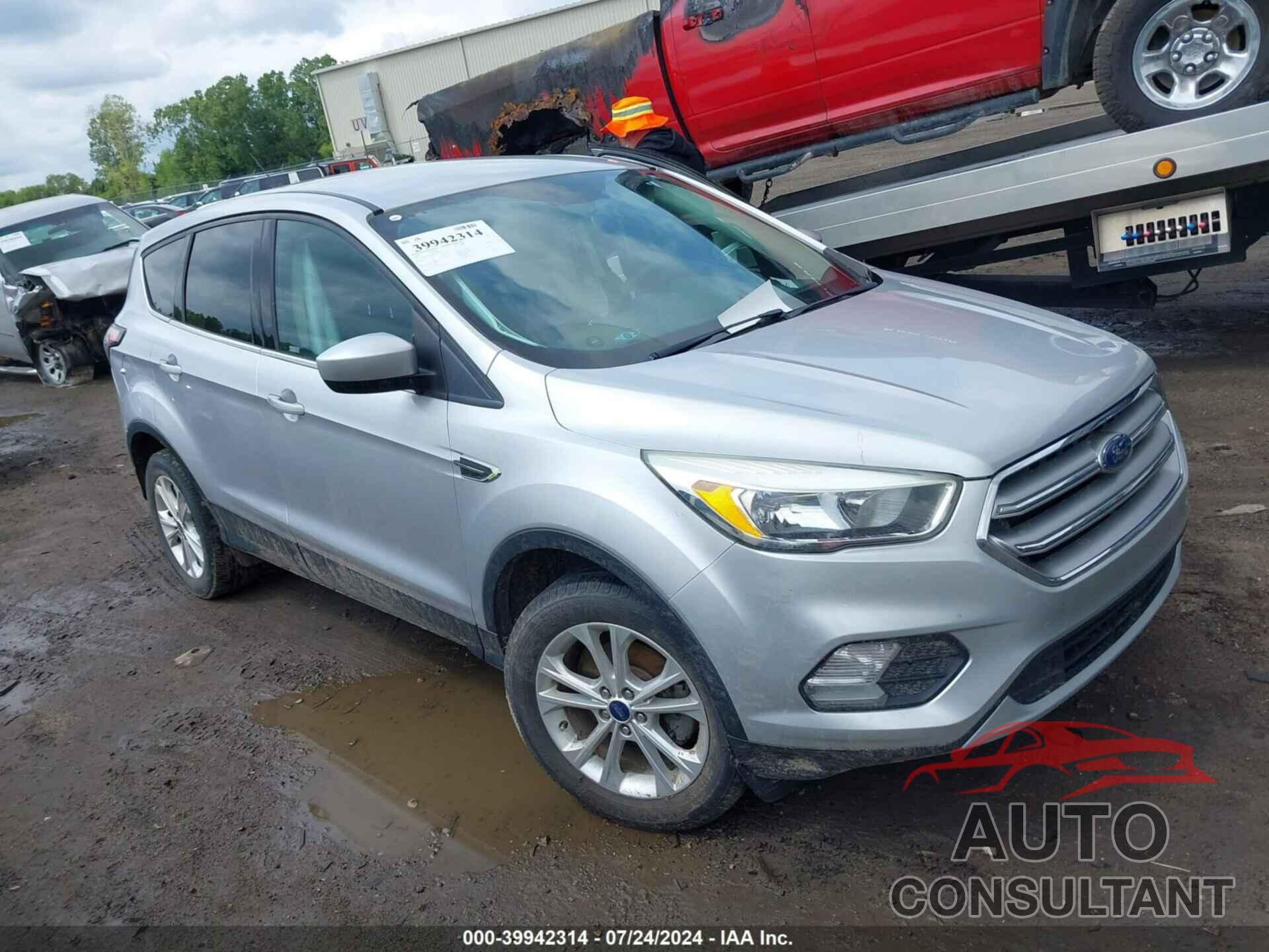 FORD ESCAPE 2017 - 1FMCU0GD3HUD07799