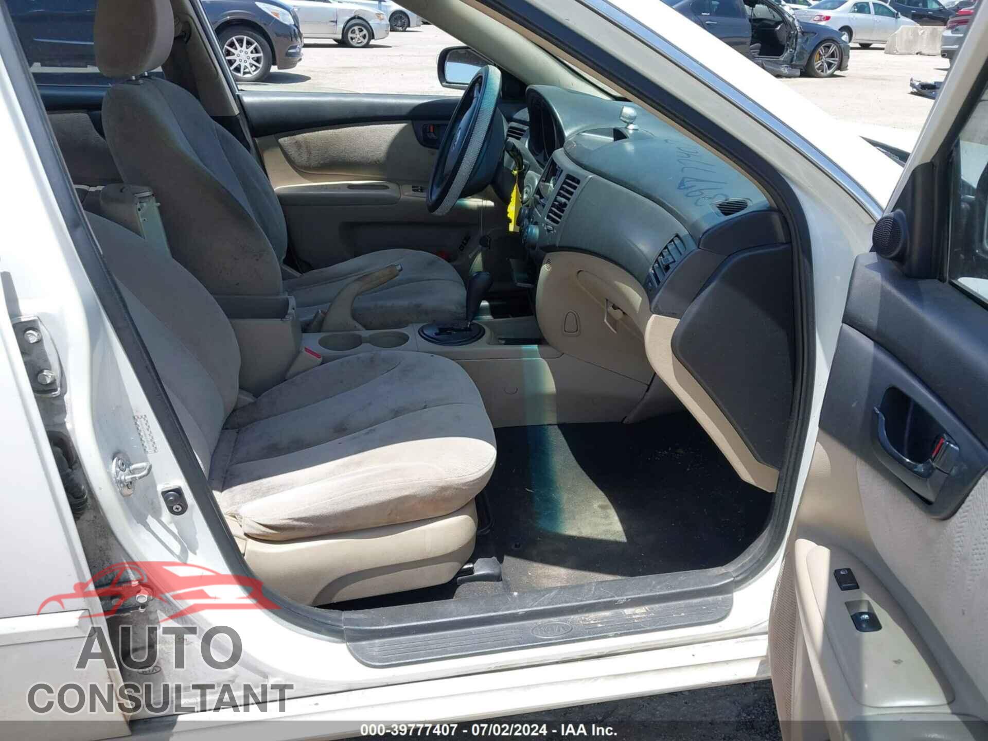 KIA OPTIMA 2010 - KNAGG4A80A5401572