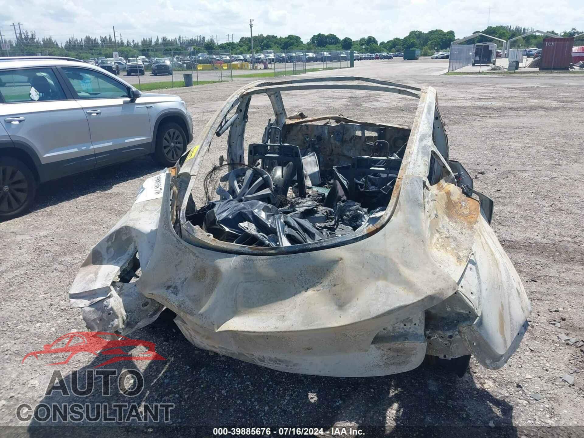 TESLA MODEL 3 2020 - 5YJ3E1EB2LF790843