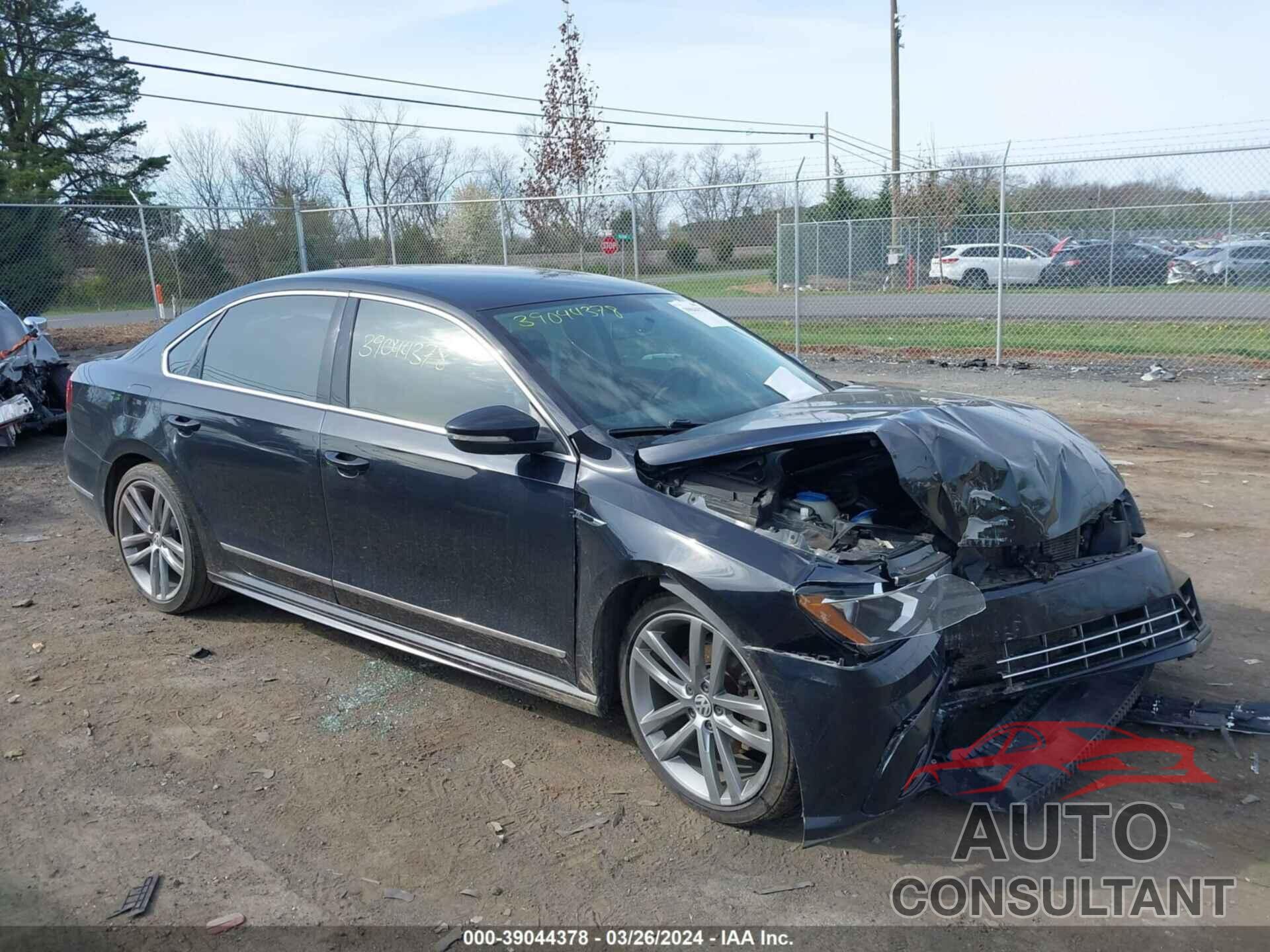 VOLKSWAGEN PASSAT 2017 - 1VWDT7A33HC032443