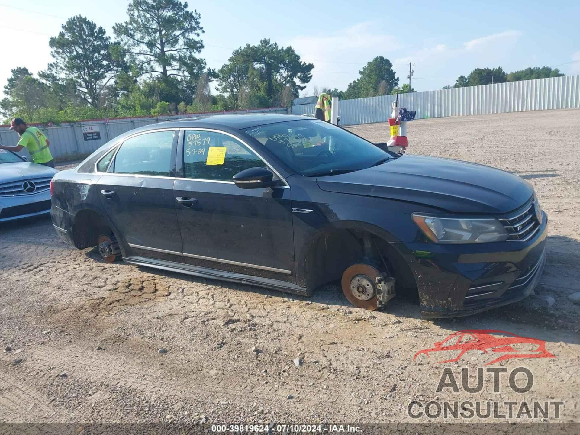 VOLKSWAGEN PASSAT 2017 - 1VWDT7A3XHC075905