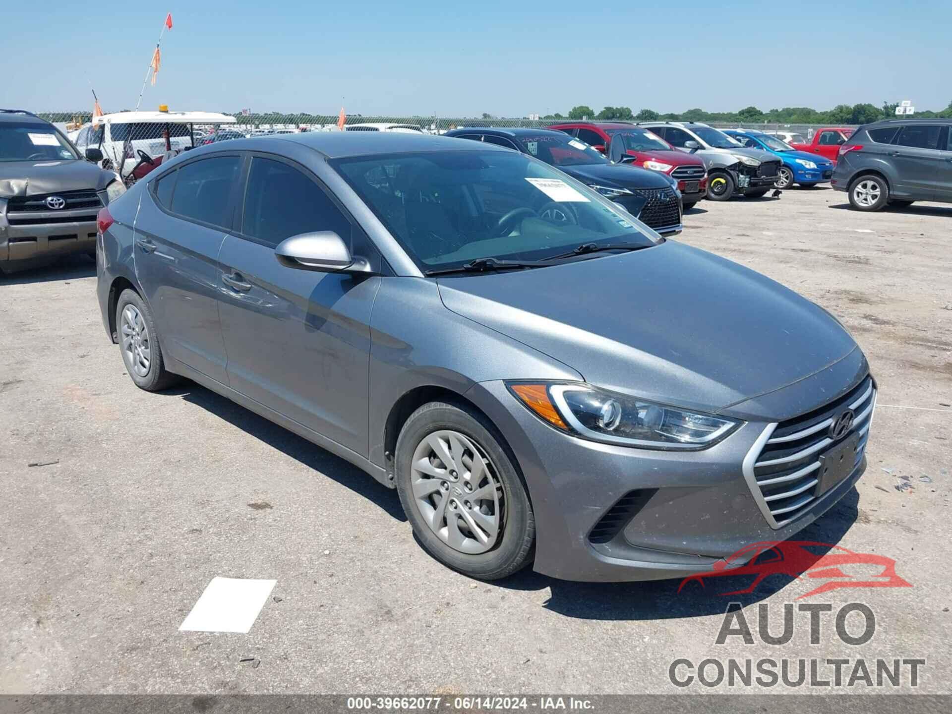 HYUNDAI ELANTRA 2018 - KMHD74LF2JU648627