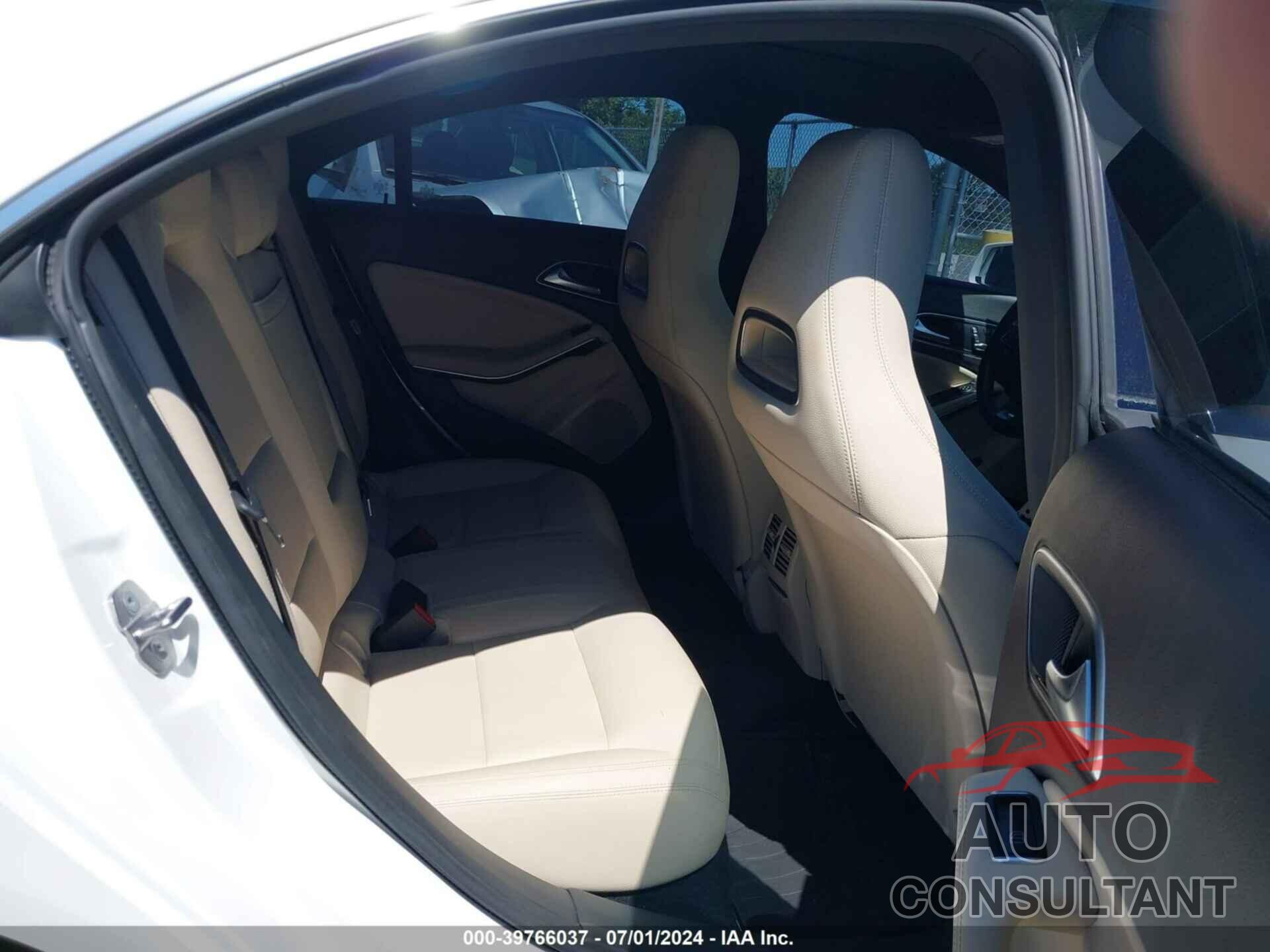 MERCEDES-BENZ CLA 250 2019 - WDDSJ4GB7KN727443