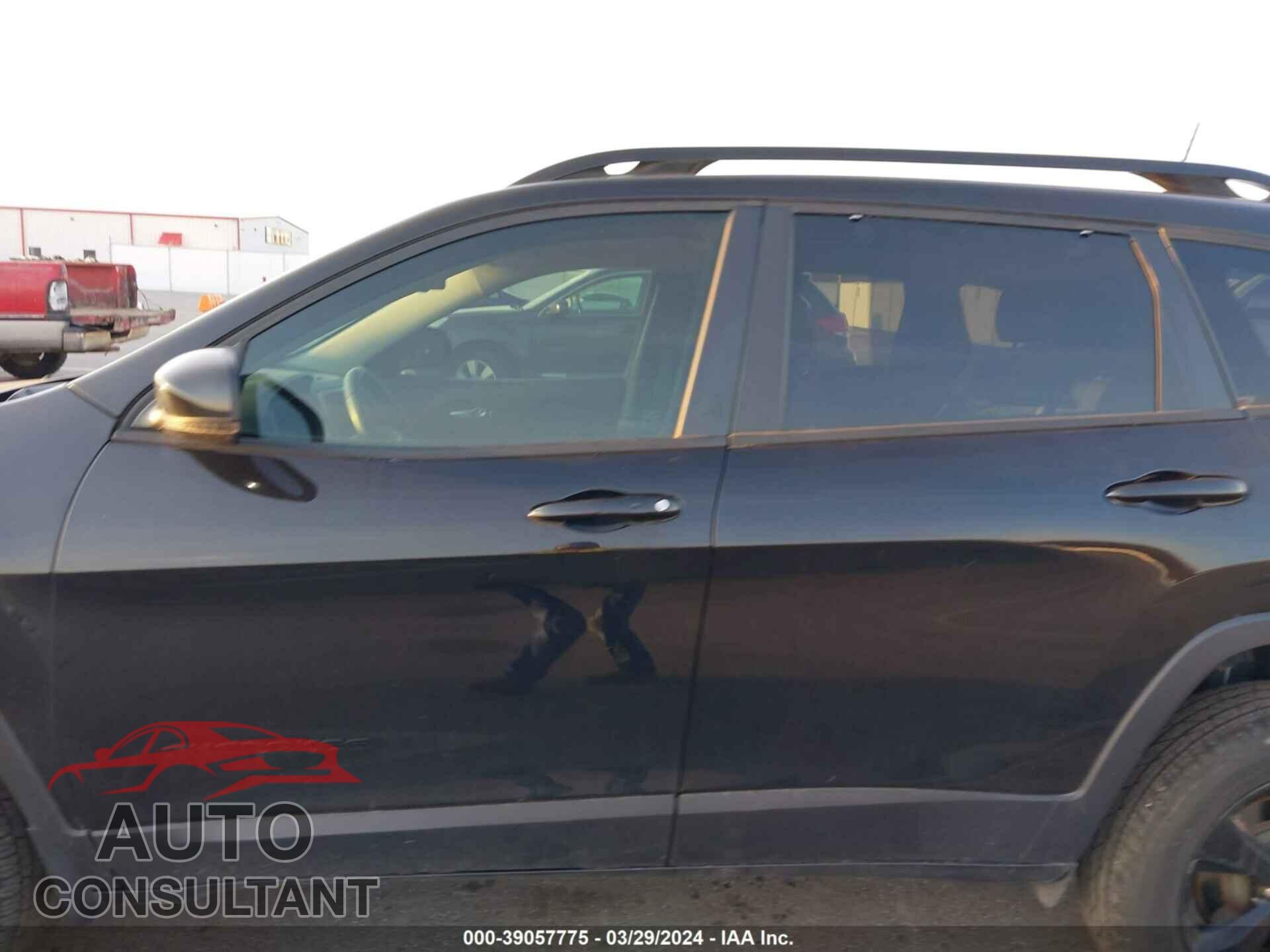 JEEP CHEROKEE 2018 - 1C4EJMDB3JD548017