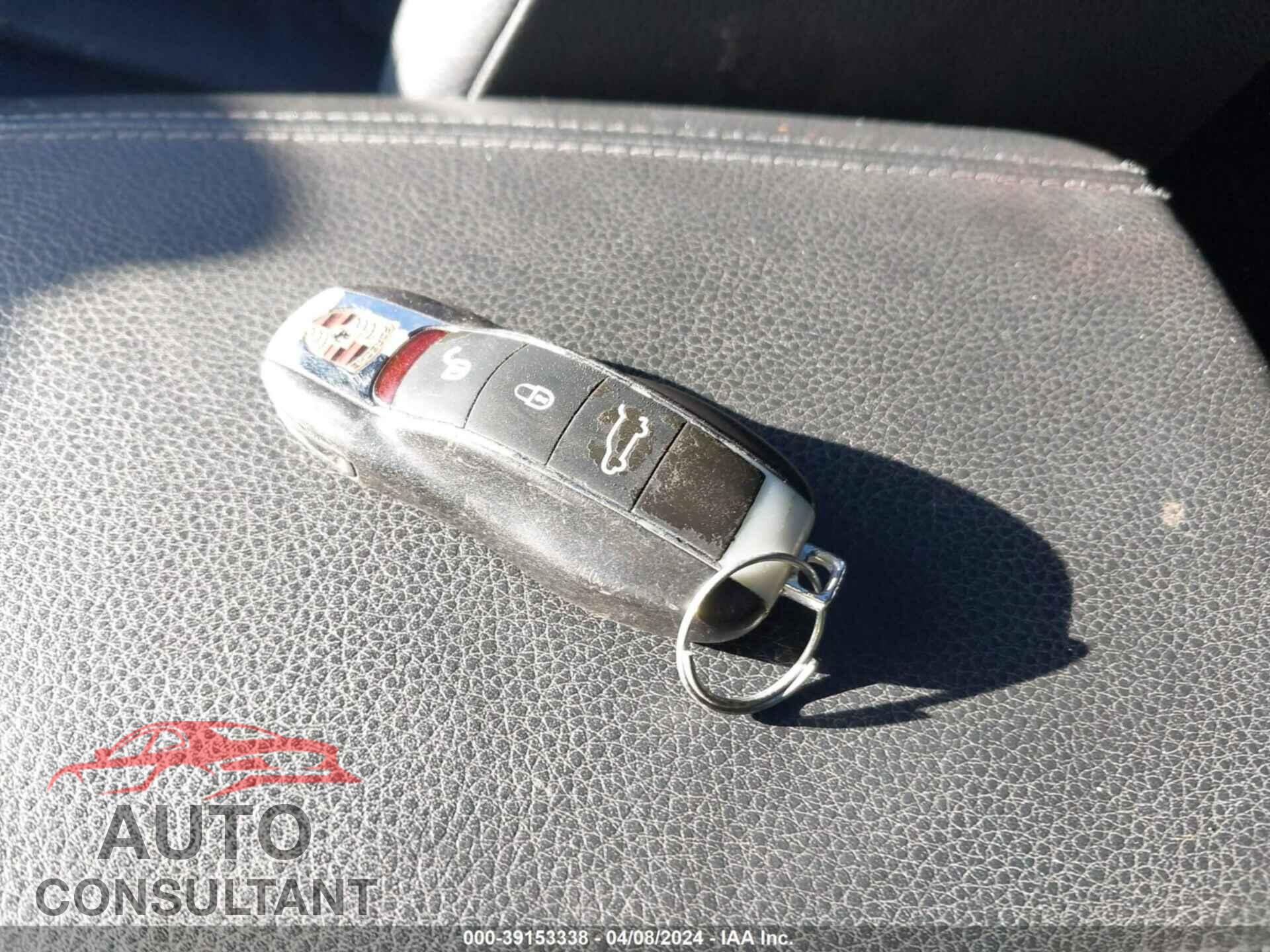 PORSCHE CAYENNE 2016 - WP1AA2A27GLA08651
