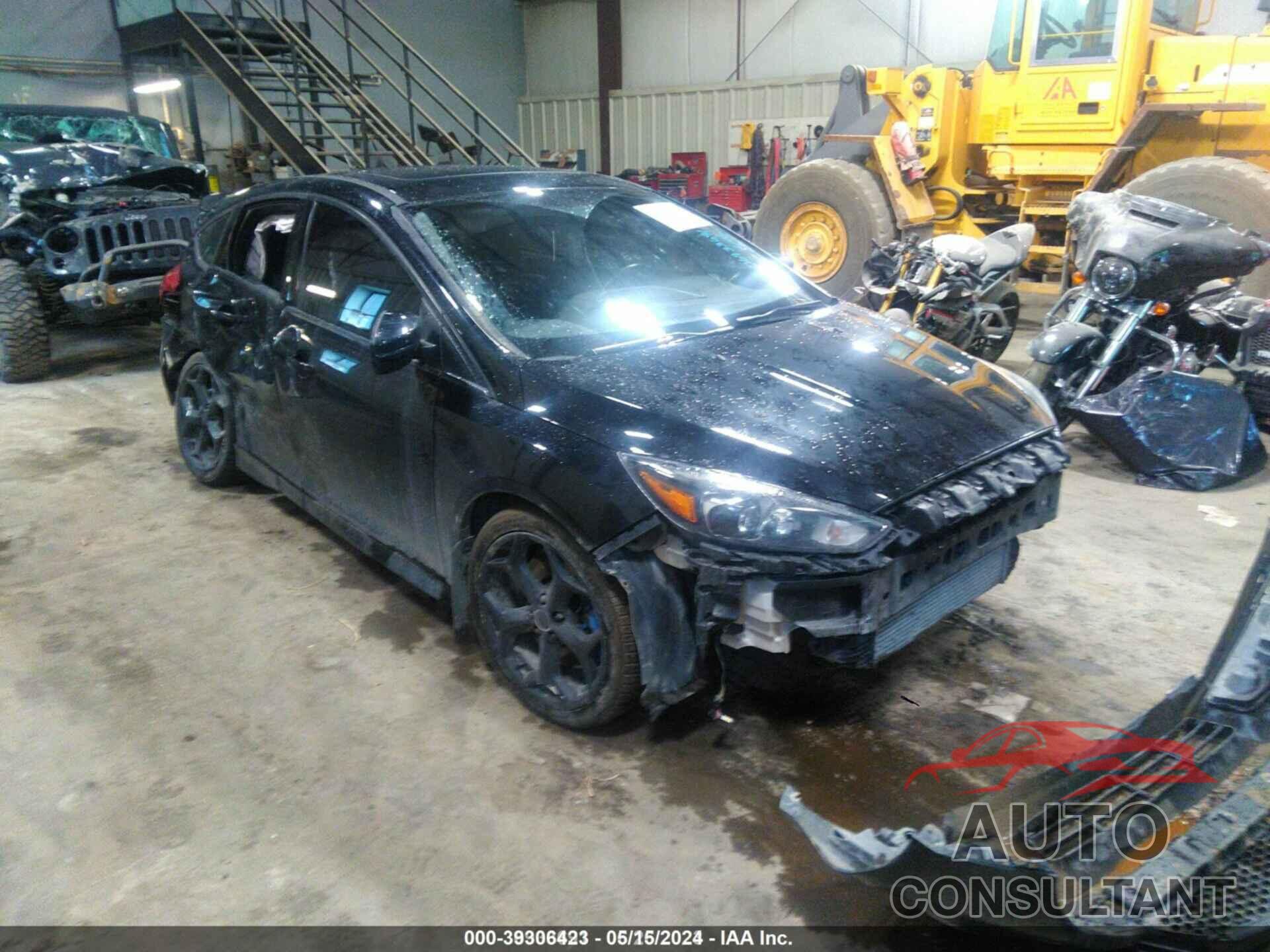 FORD FOCUS 2016 - 1FADP3L9XGL260879