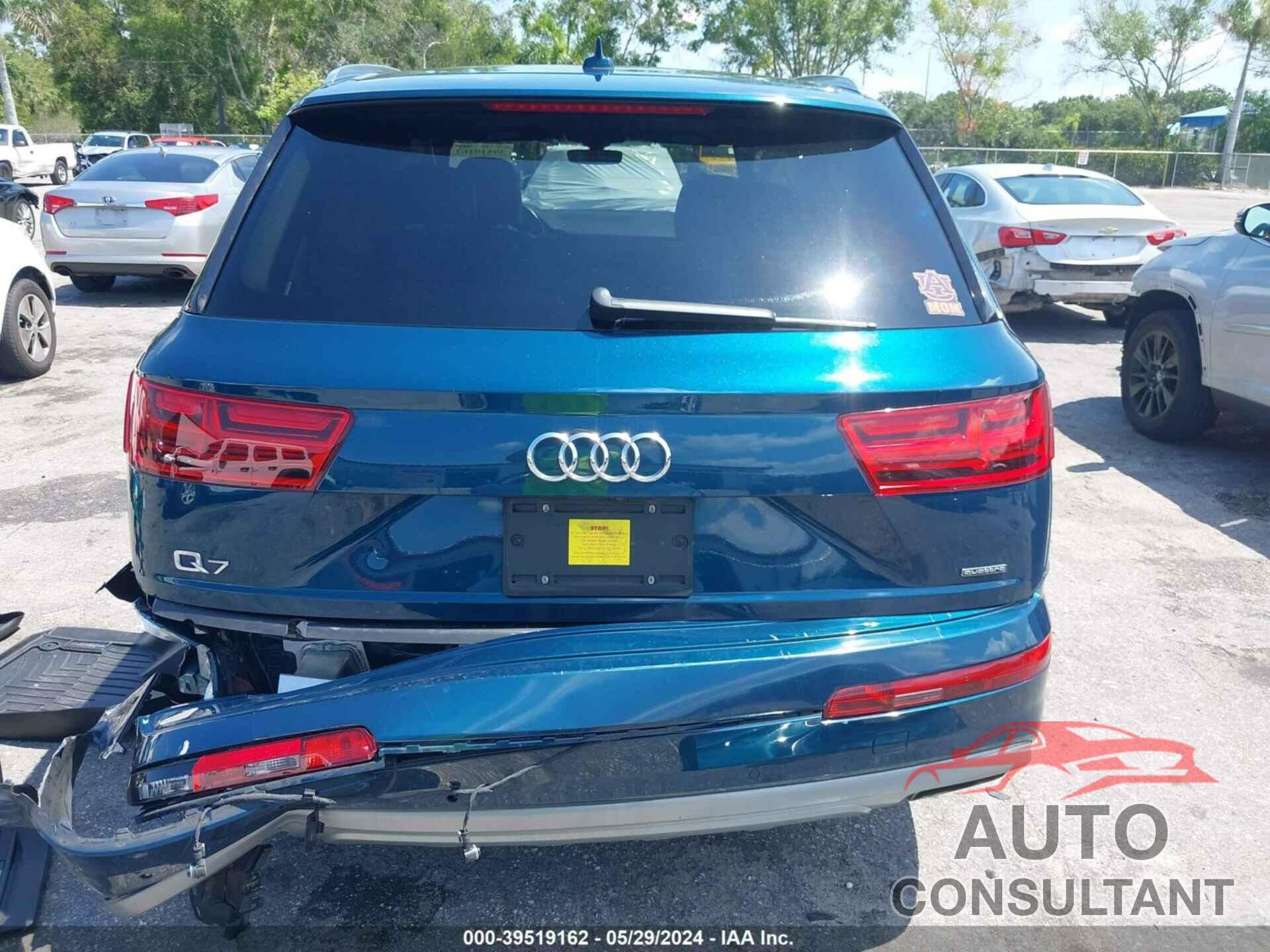 AUDI Q7 2018 - WA1LHAF7XJD022219