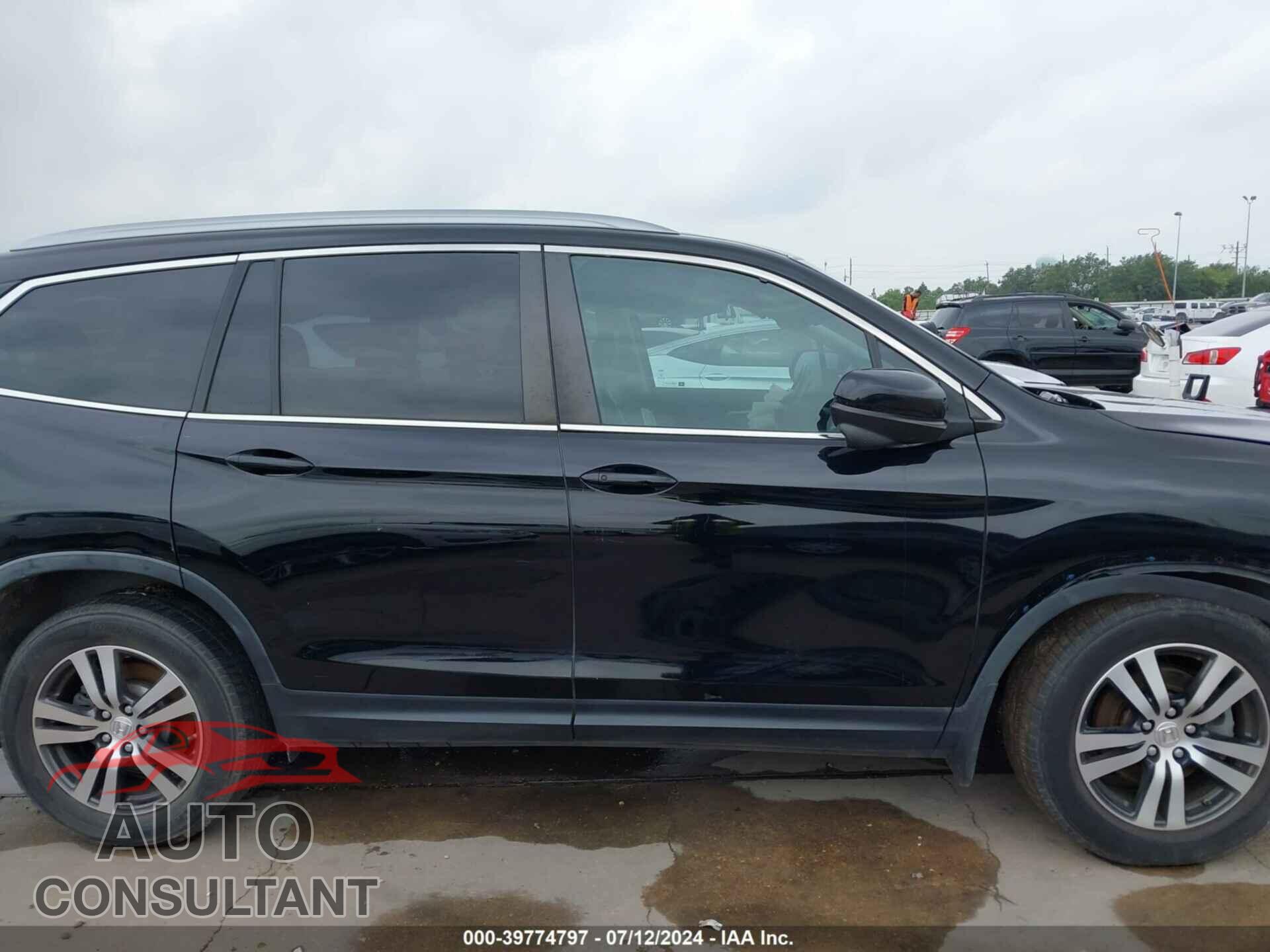 HONDA PILOT 2017 - 5FNYF5H57HB005319