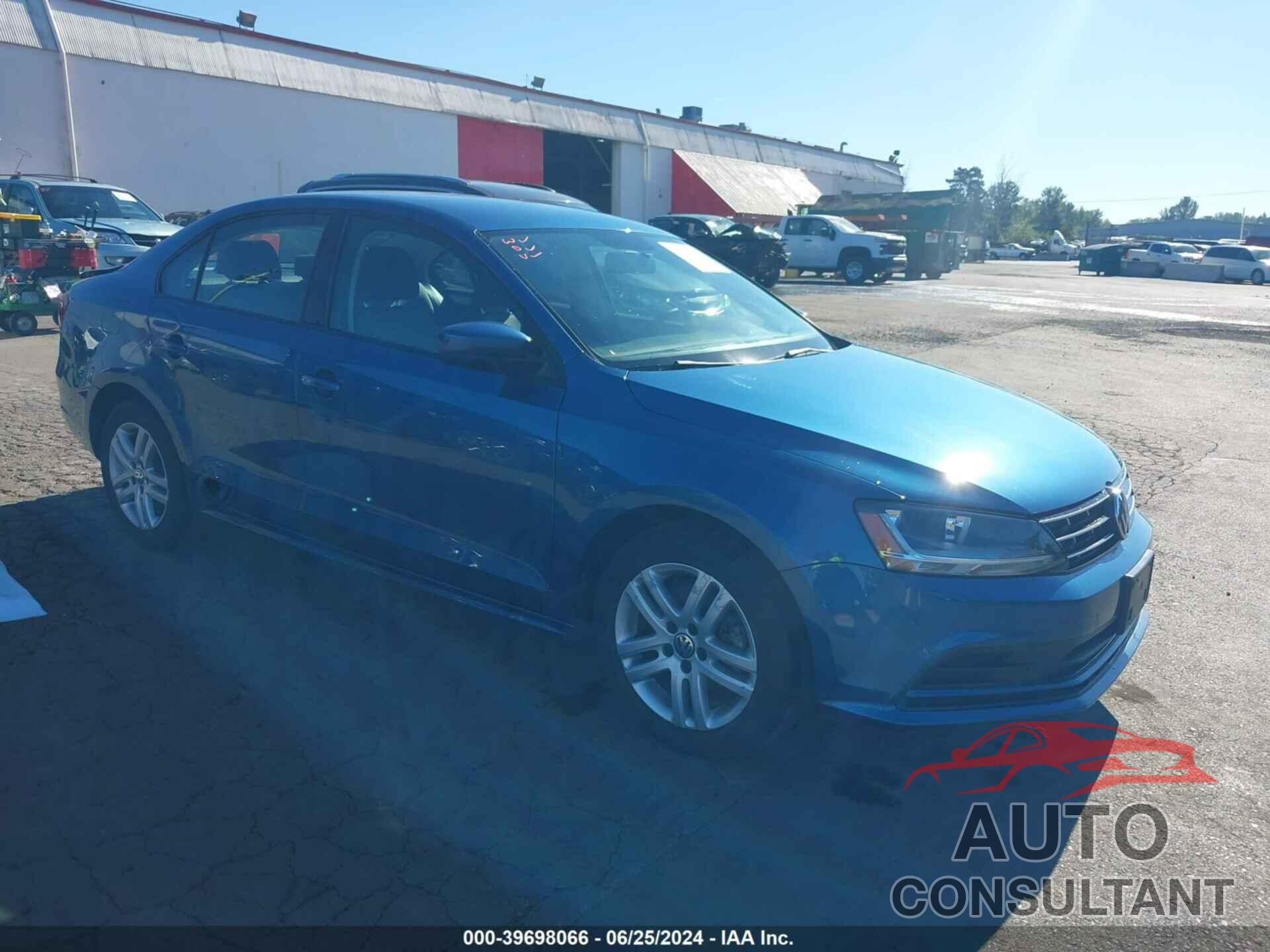 VOLKSWAGEN JETTA 2018 - 3VW2B7AJ5JM218871