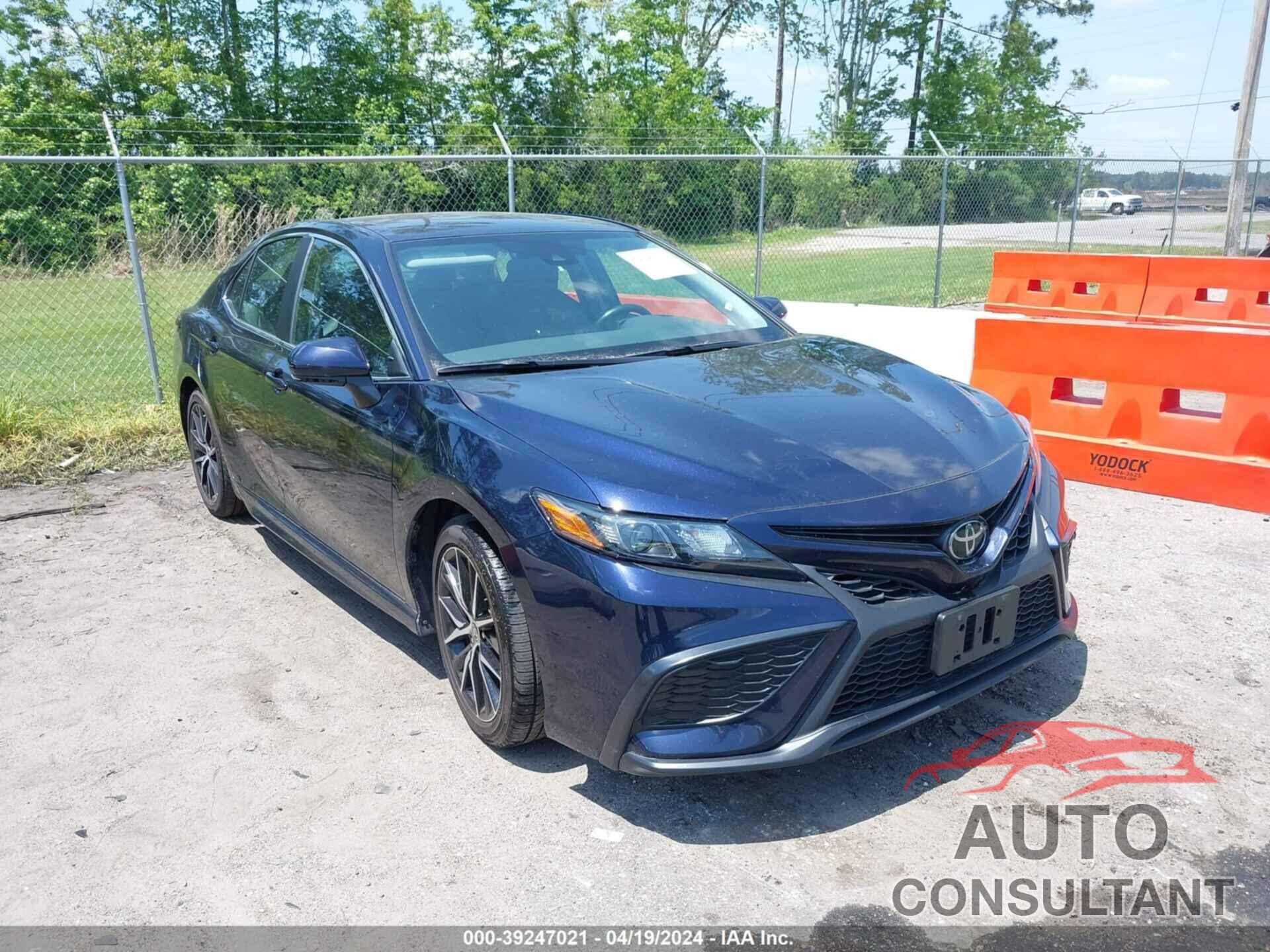 TOYOTA CAMRY 2022 - 4T1G11AK3NU669828