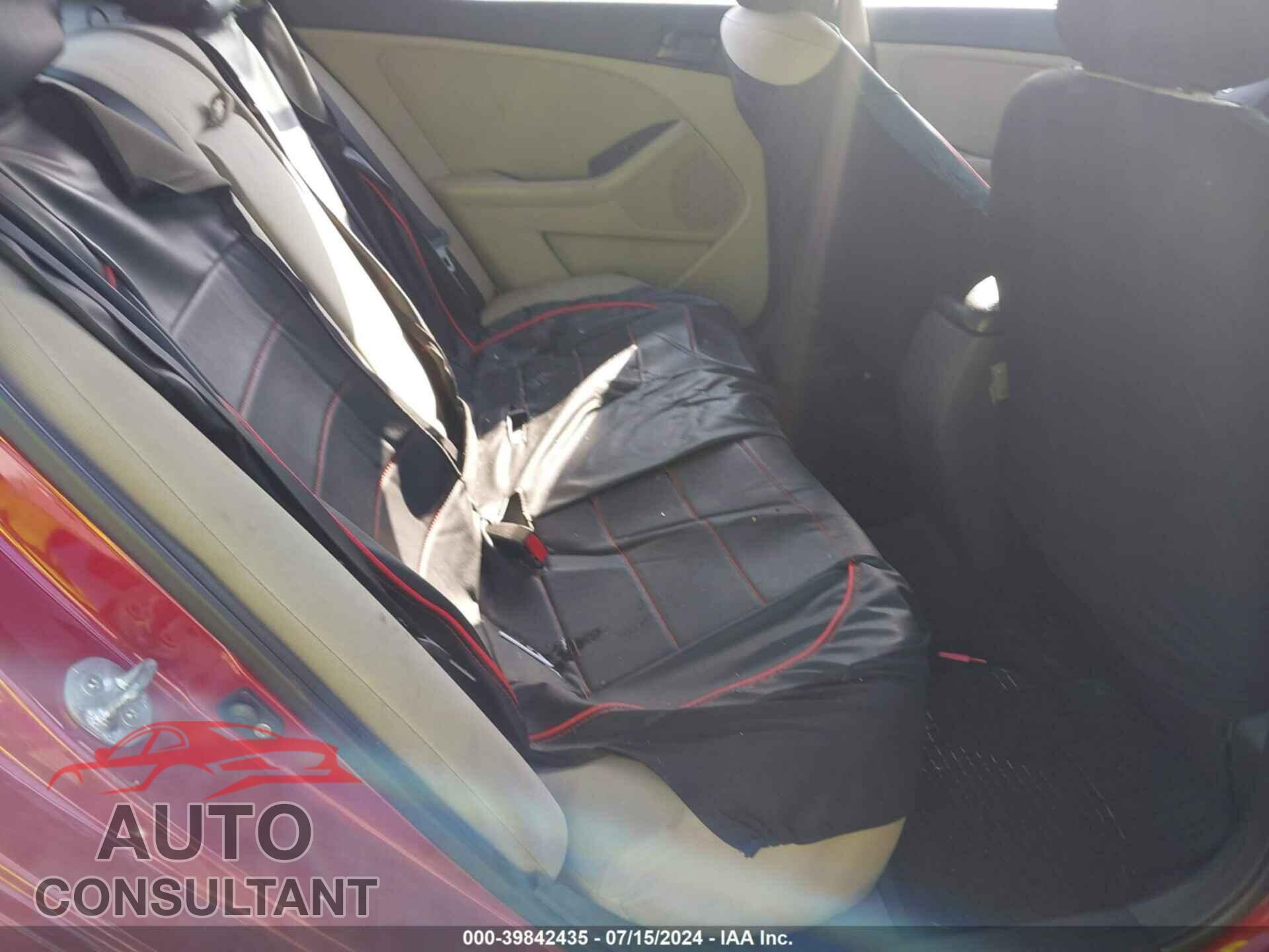 KIA OPTIMA 2011 - KNAGM4A76B5112097
