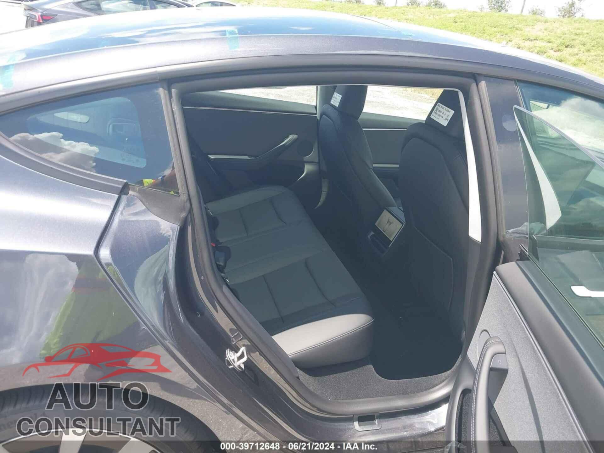 TESLA MODEL 3 2024 - 5YJ3E1EA7RF752685