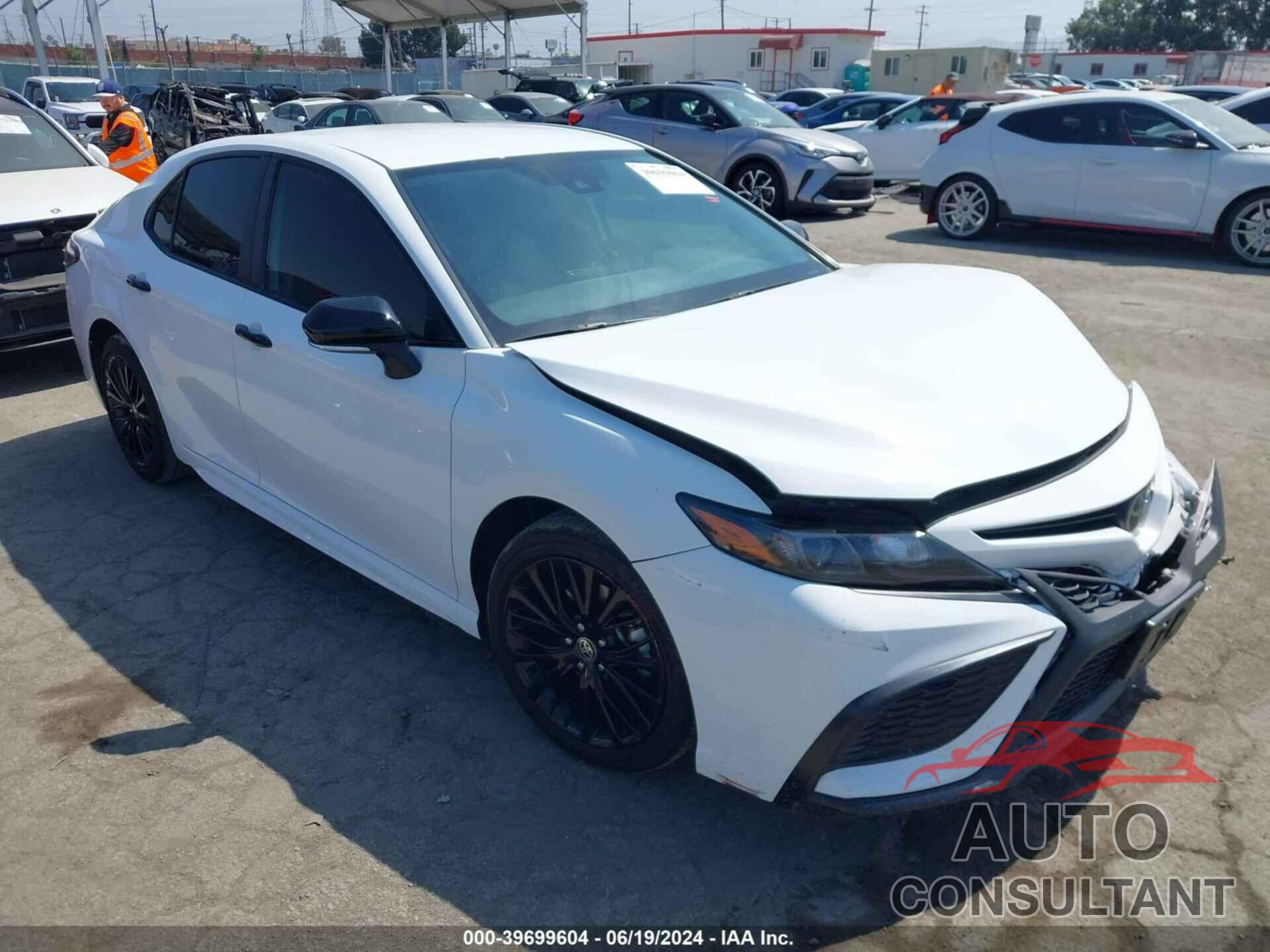 TOYOTA CAMRY 2022 - 4T1G11AK0NU070210