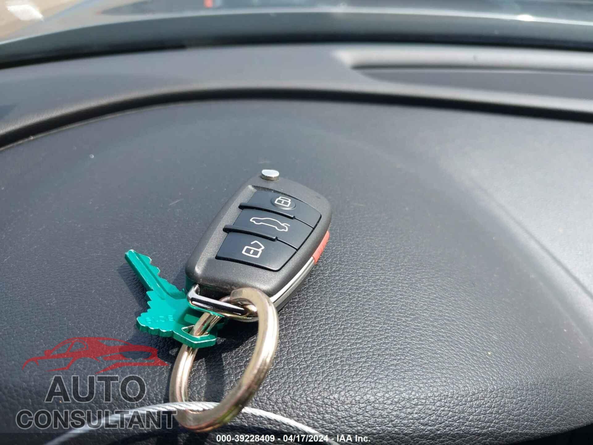 AUDI A3 E-TRON 2017 - WAUTPBFF2HA041975