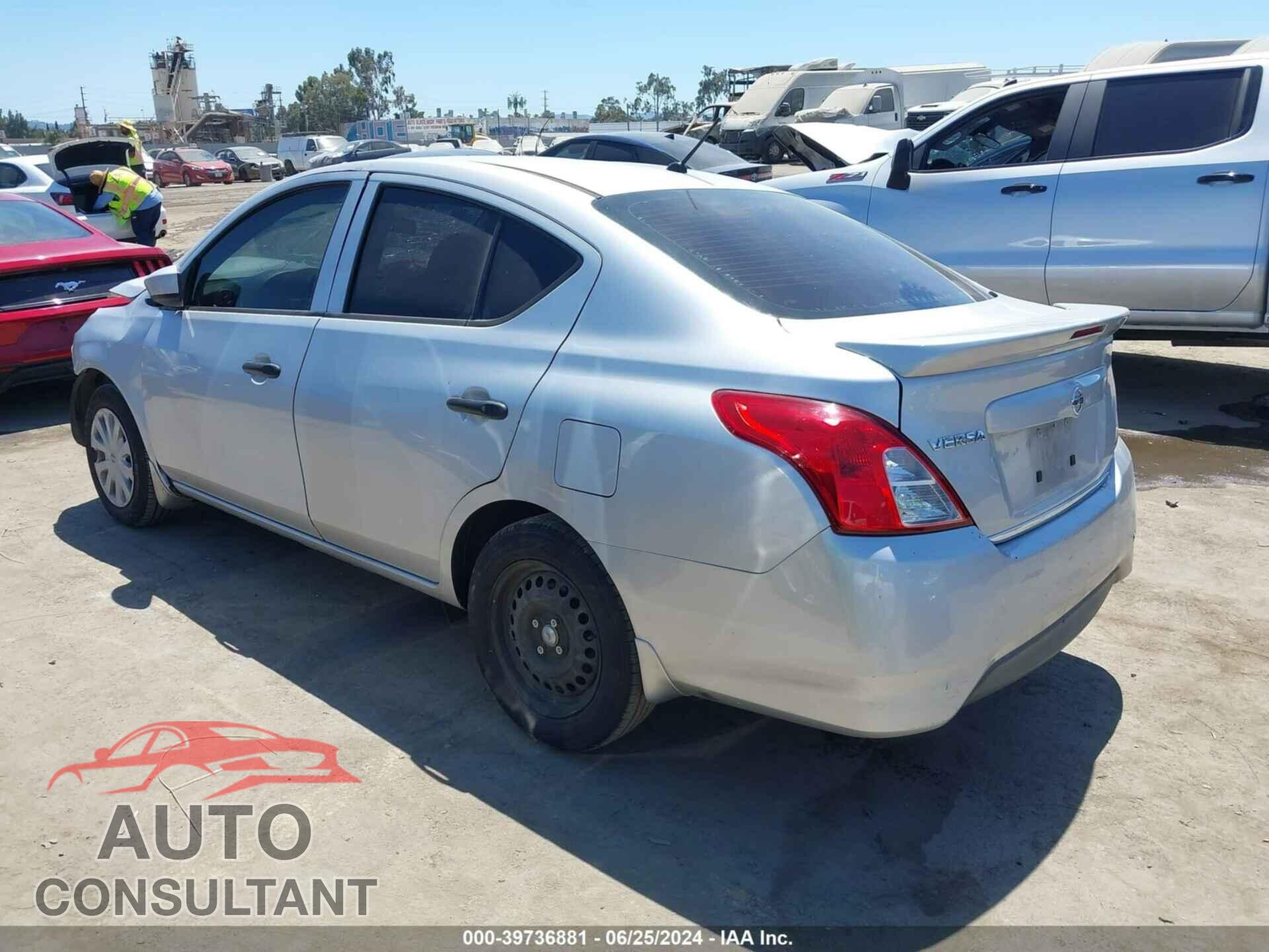 NISSAN VERSA 2017 - 3N1CN7AP1HL853995