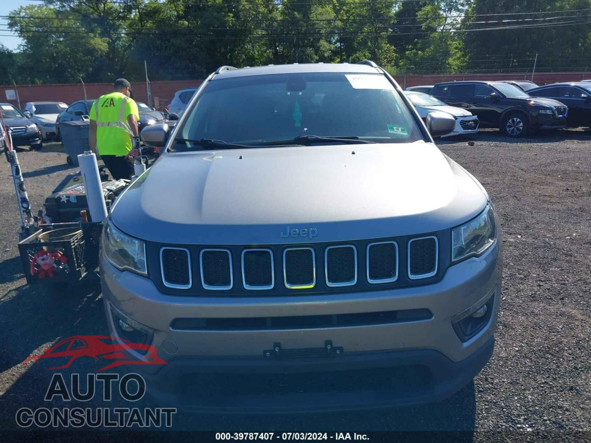 JEEP COMPASS 2018 - 3C4NJDBB0JT359572
