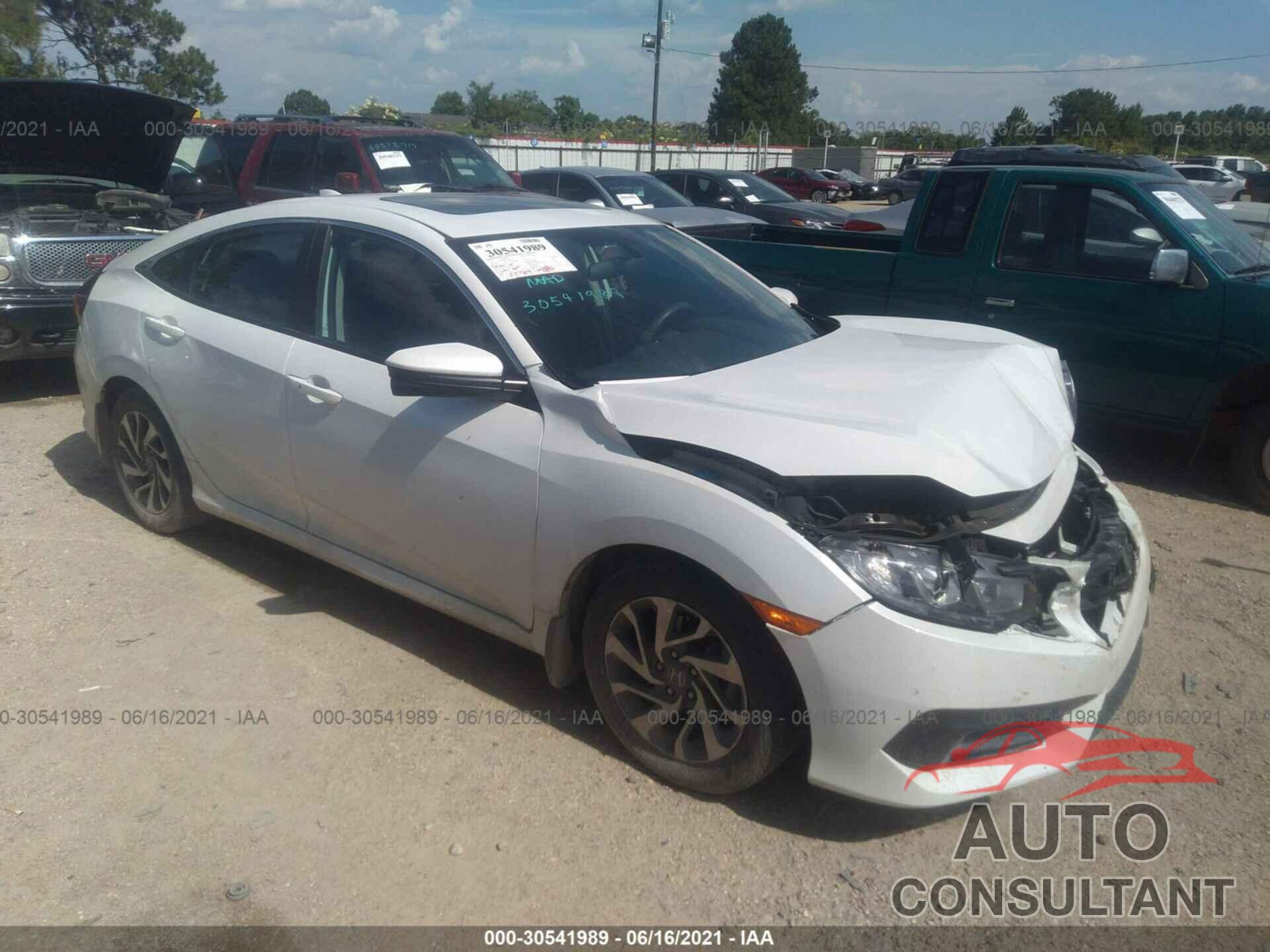 HONDA CIVIC SEDAN 2018 - 2HGFC2F70JH557460