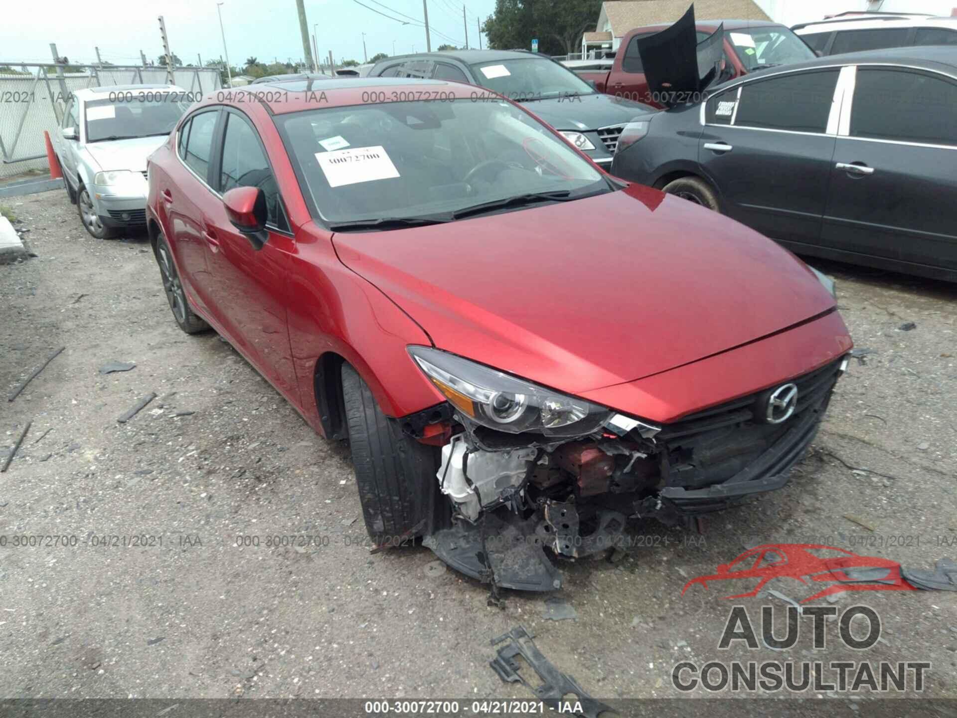 MAZDA MAZDA3 4-DOOR 2018 - 3MZBN1V35JM207899