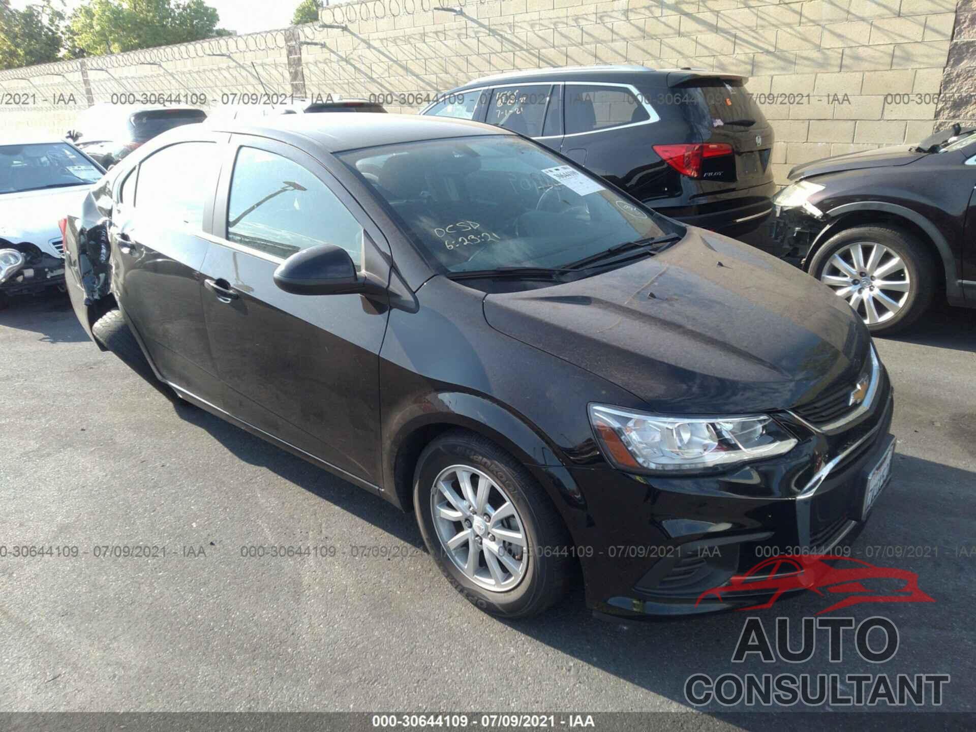 CHEVROLET SONIC 2017 - 1G1JD5SG6H4125937