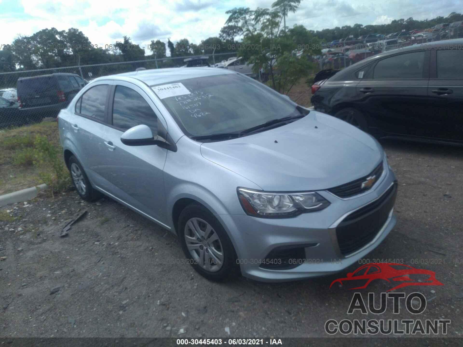 CHEVROLET SONIC 2017 - 1G1JB5SH8H4144682