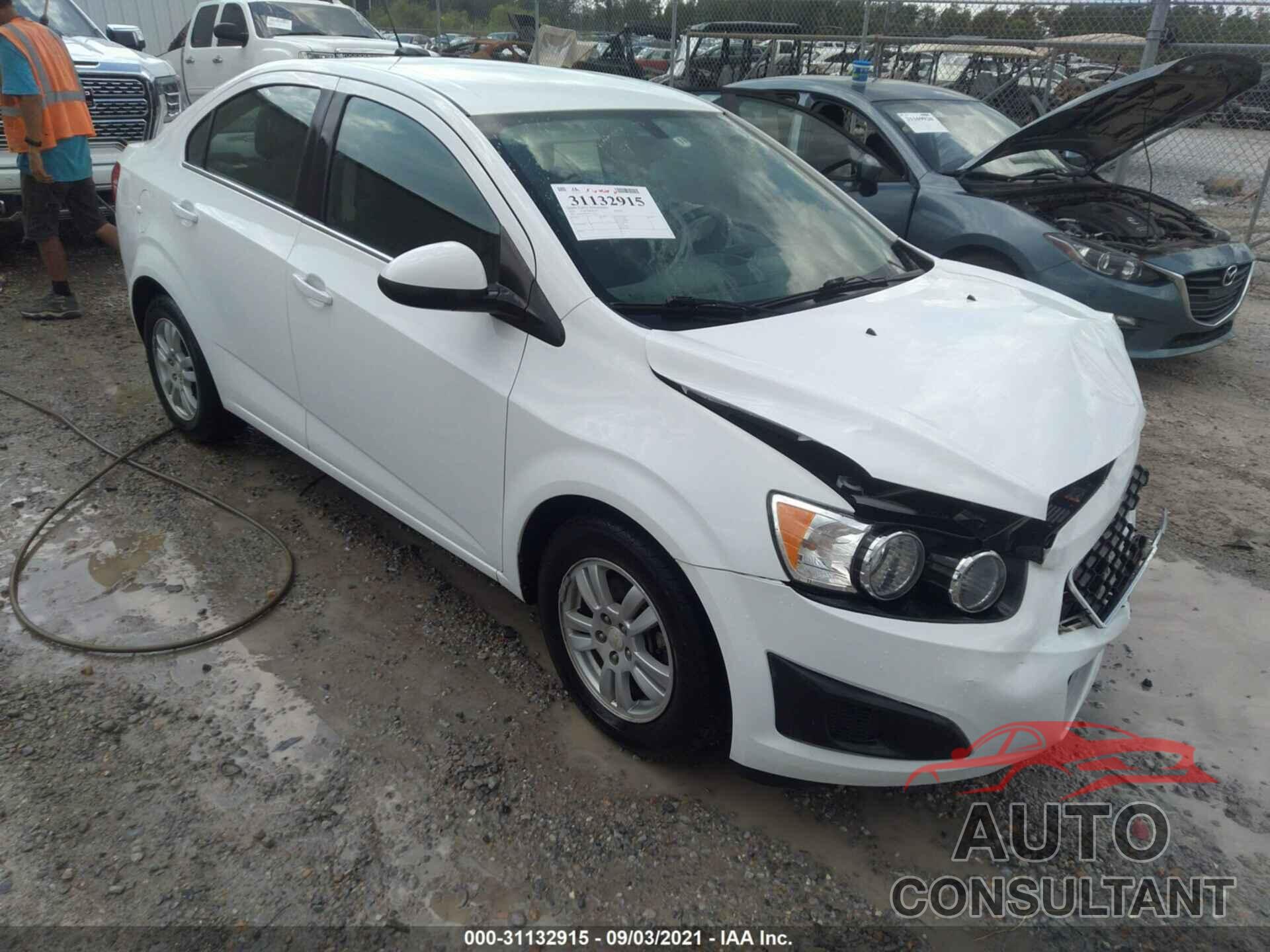 CHEVROLET SONIC 2016 - 1G1JC5SH1G4119232