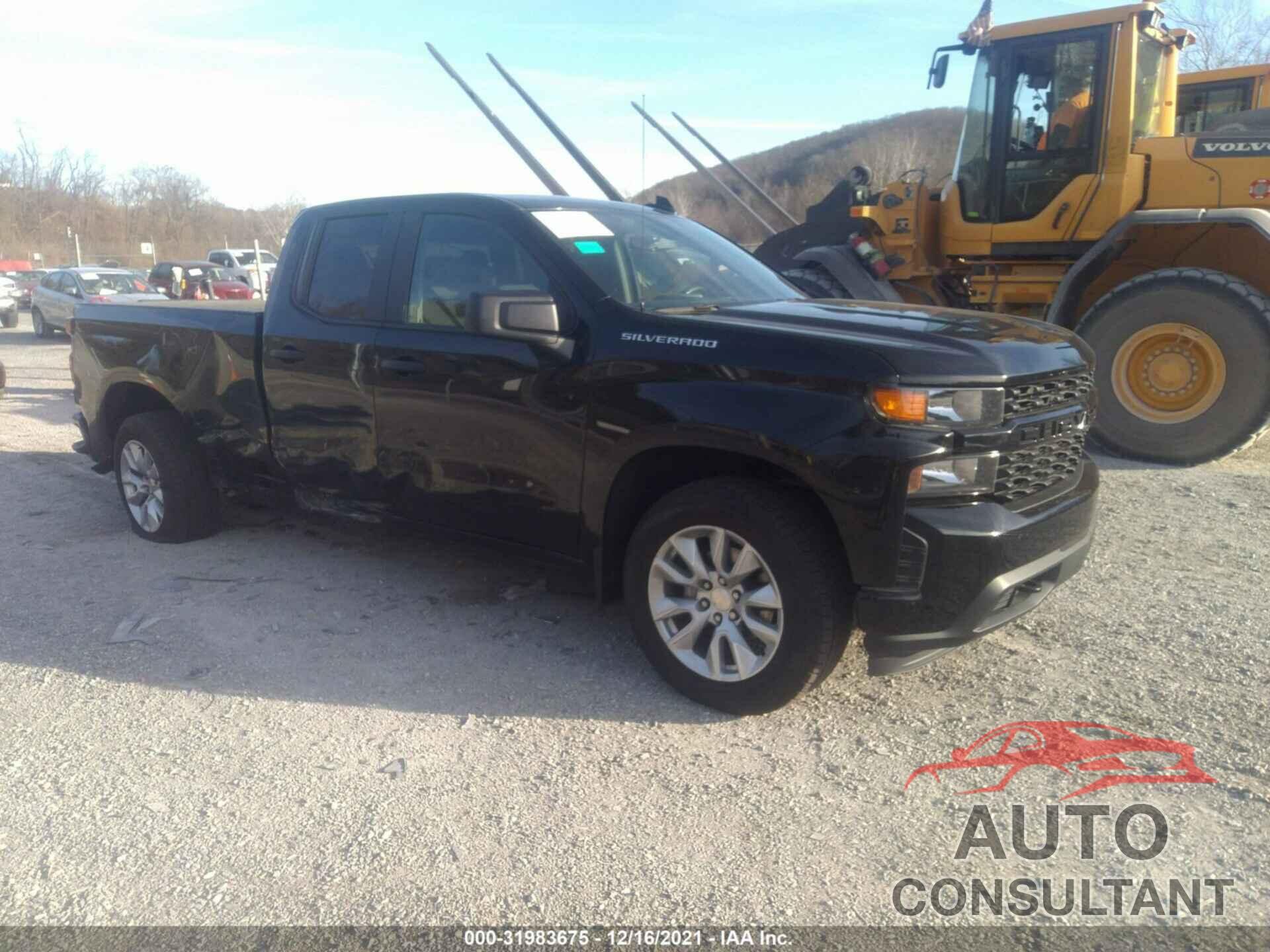 CHEVROLET SILVERADO 1500 2020 - 1GCRWBEK8LZ237136